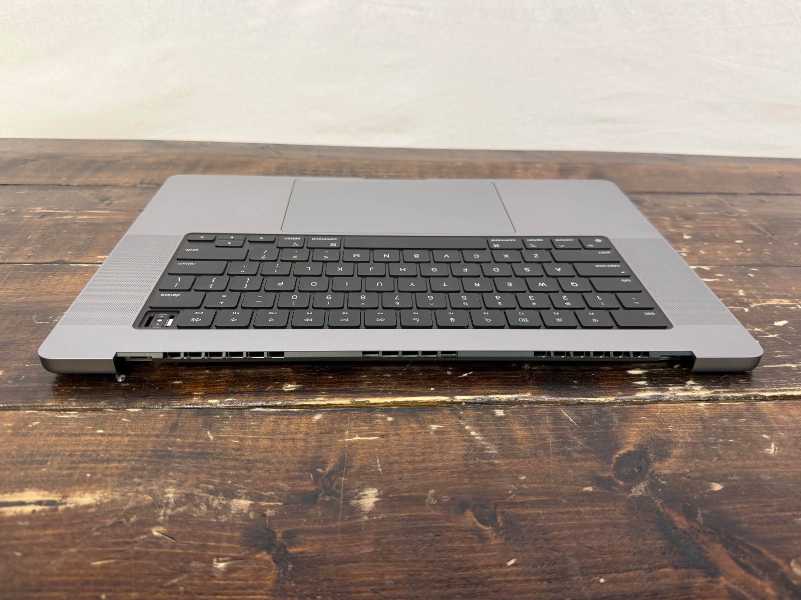 OEM Apple MacBook Pro 16″ M1 2021 A2485 Top Case Keyboard Palmrest Space Gray A-