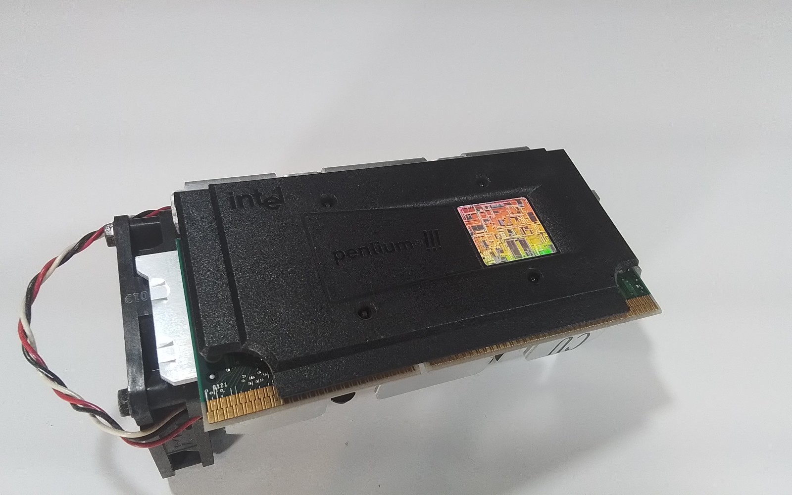 Intel Pentium III 600EB Slot 1 CPU w/ fan+Heatsink (untested)