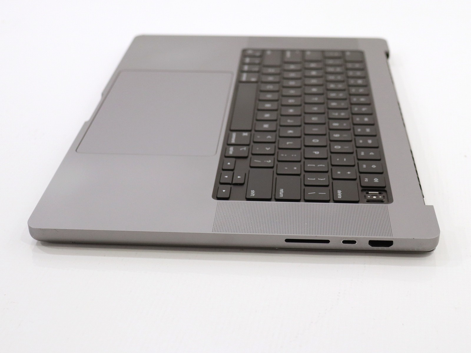 Apple MacBook Pro A2485 Space Gray Top Case w/ Battery
