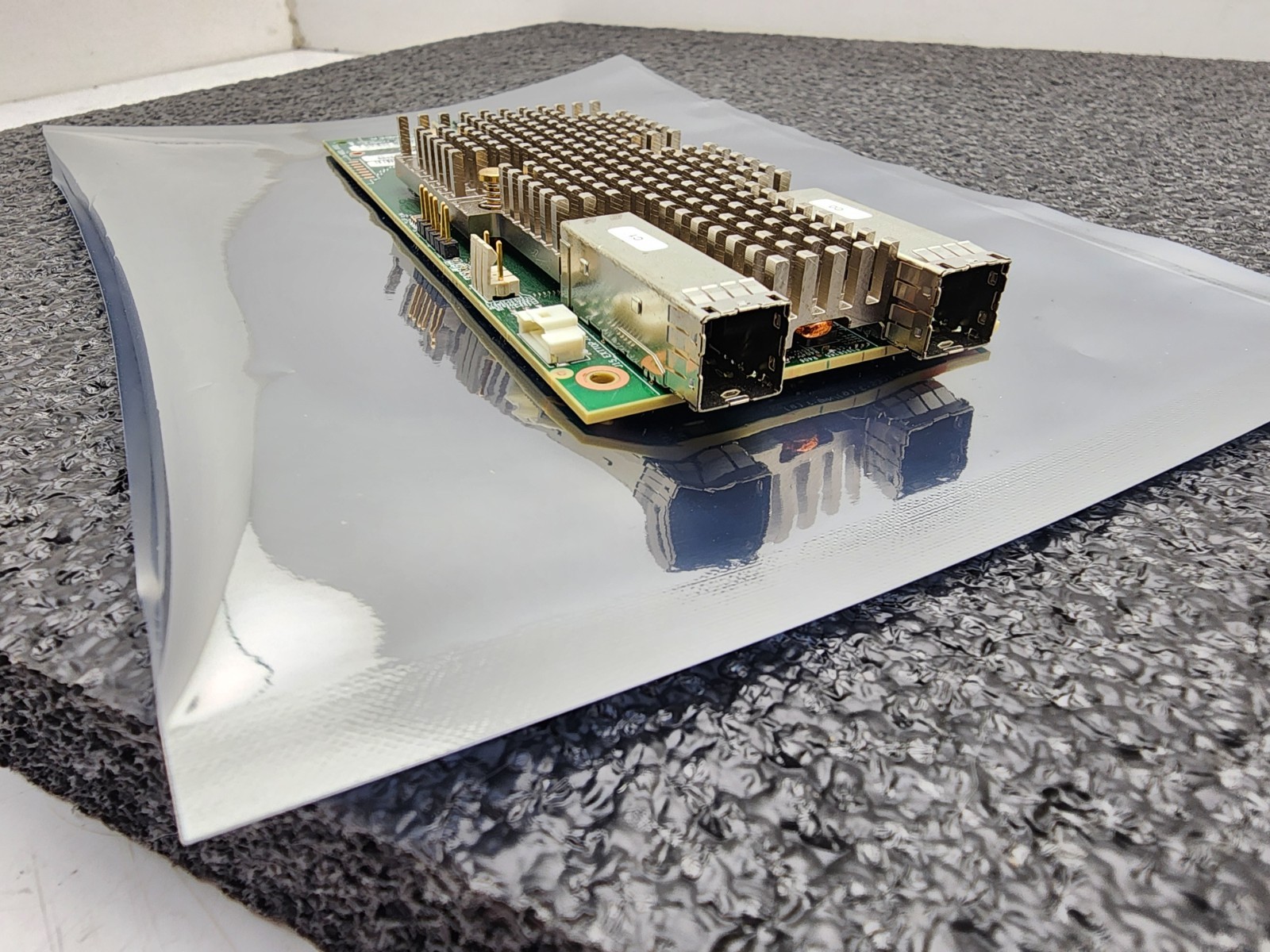 Broadcom MegaRAID SAS9480-8e PRAID EP540e SAS RAID Card 930-8e