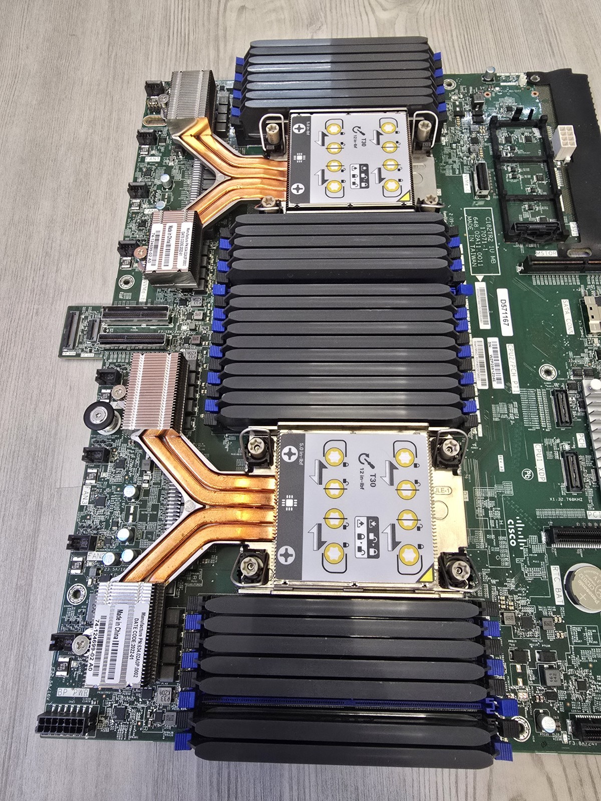 Cisco C220 M6 MOTHERBOARD WITH HEATSINK ( UCSC-MB-C220-M6S SFF / 10x 2.5 )