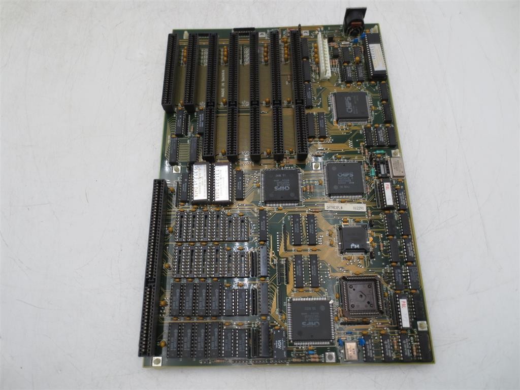 CHIPS/AMI/Intel 386SX Baby AT Motherboard 1MB RAM w/ Super VGA 6400 Video Card
