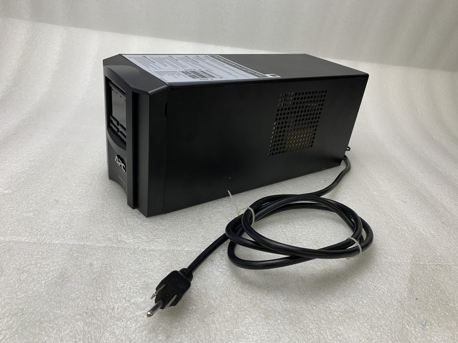 APC Smart-UPS 750 / SMT750 / Tower UPS / Outlets:6/ No battery