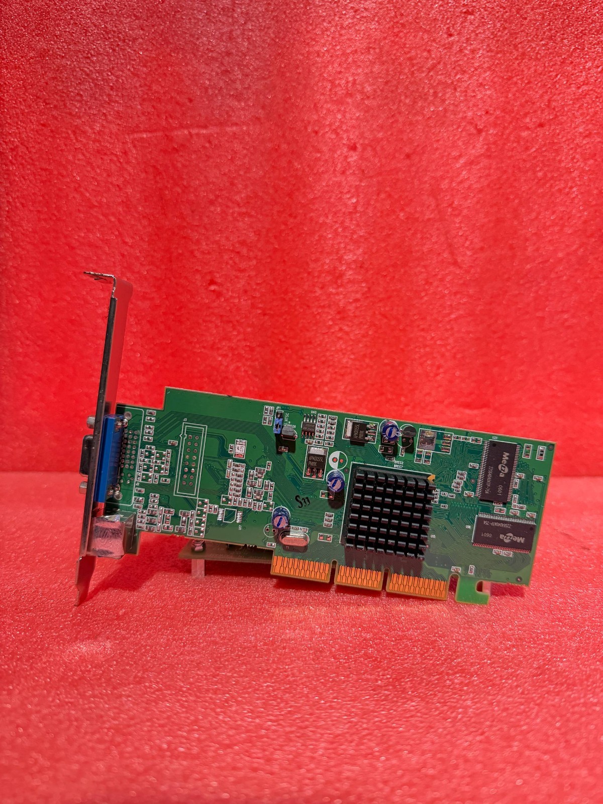 ATI RADEON 7000 32M DDR TVO AGP Universal 1024-2C28-A5-SA