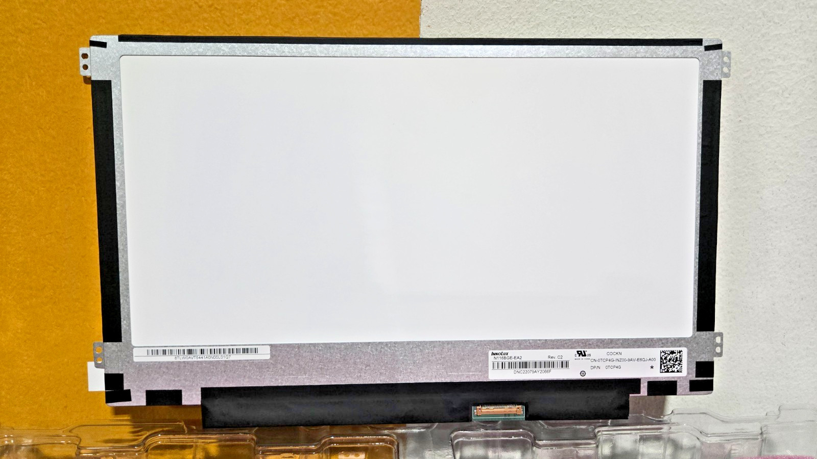 Lot of 8 Innolux N116BGE-EA2 REV C2 11.6″ 30-Pin LED LCD Laptop Screens NEW!!