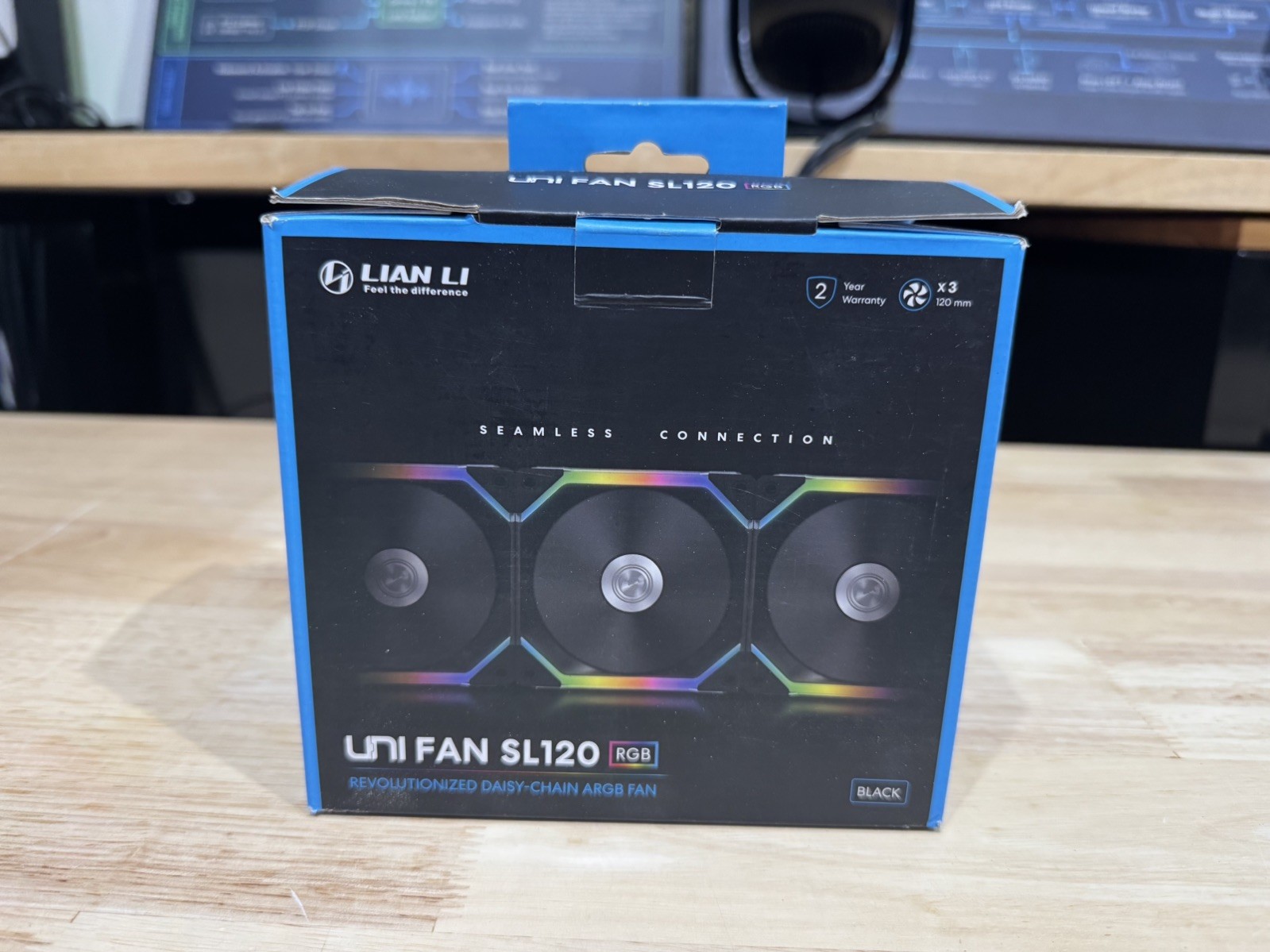 Lian Li UNI FAN SL-INF 120 RGB 3 Pack 120mm Black RGB Case Fans Controller