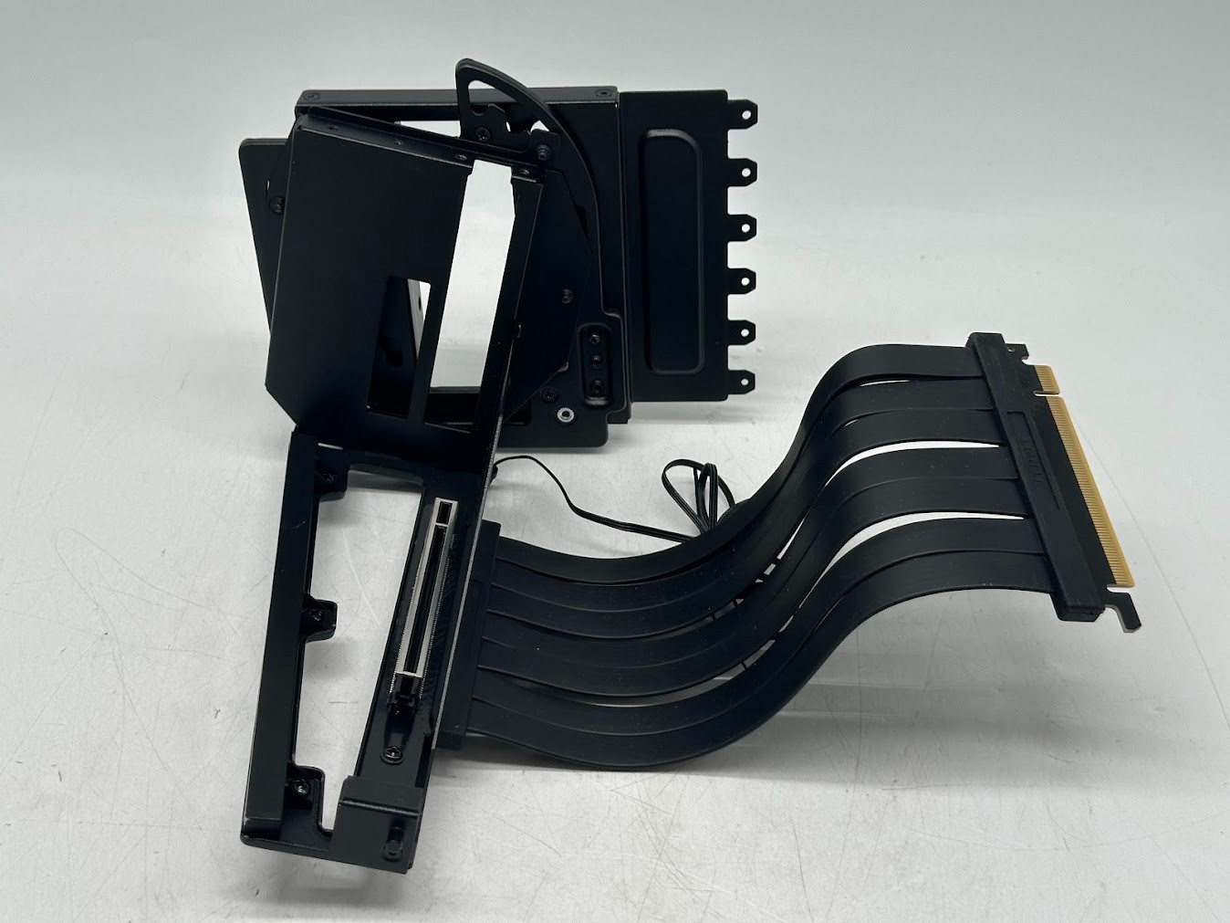 Lian Li Multi-Direction Vertical GPU Bracket (Gen 5) – Black