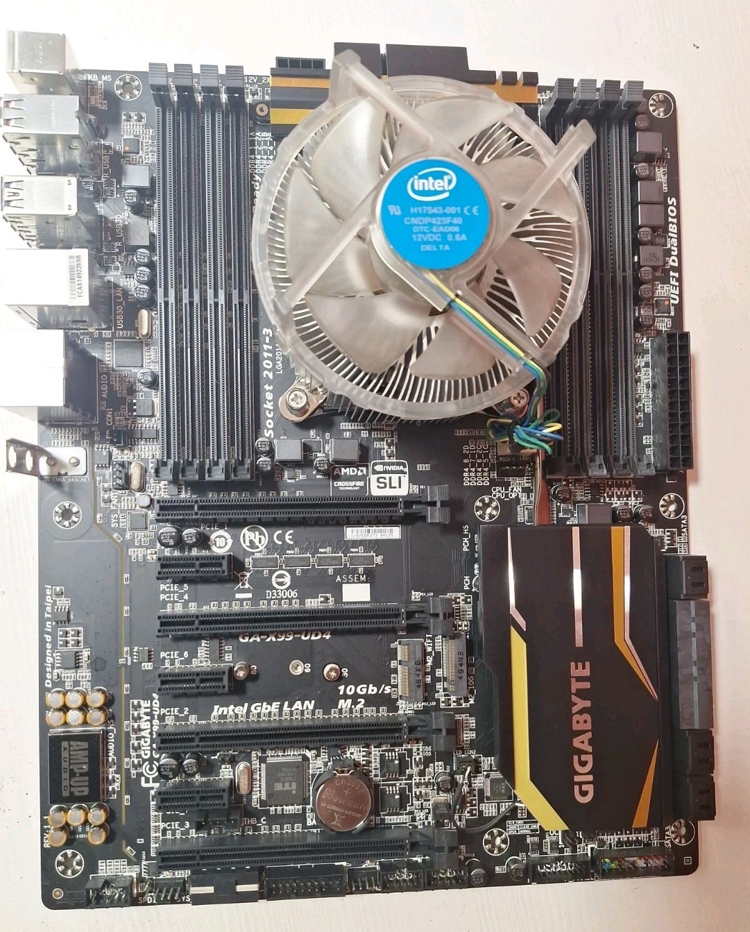 GIGABYTE GA-X99-UD4 Gaming Motherboard i7-5820K CPU