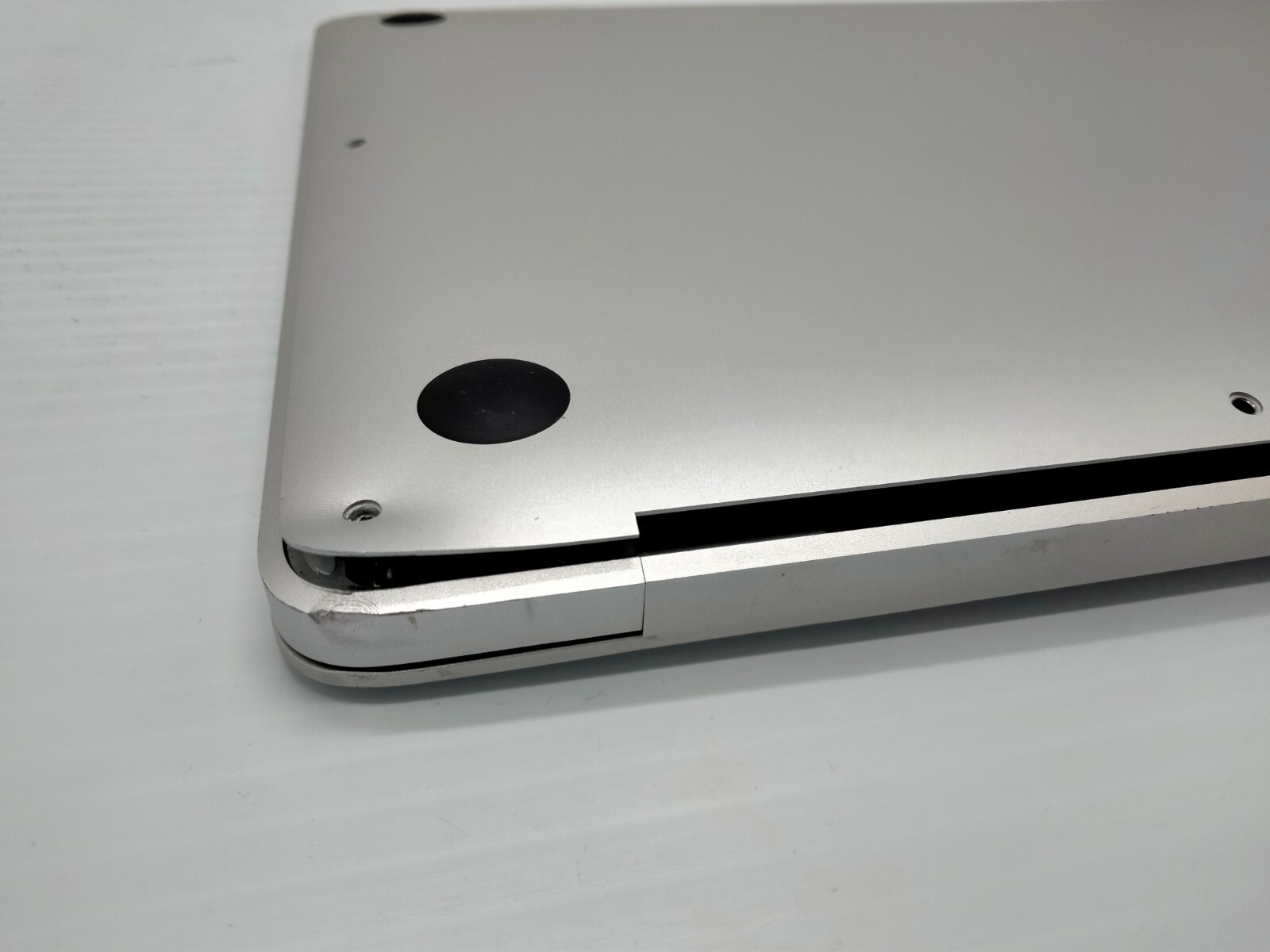 Apple A1932 EMC 3184 13″ 2019 LCD Screen Display Assembly Chassis Silver