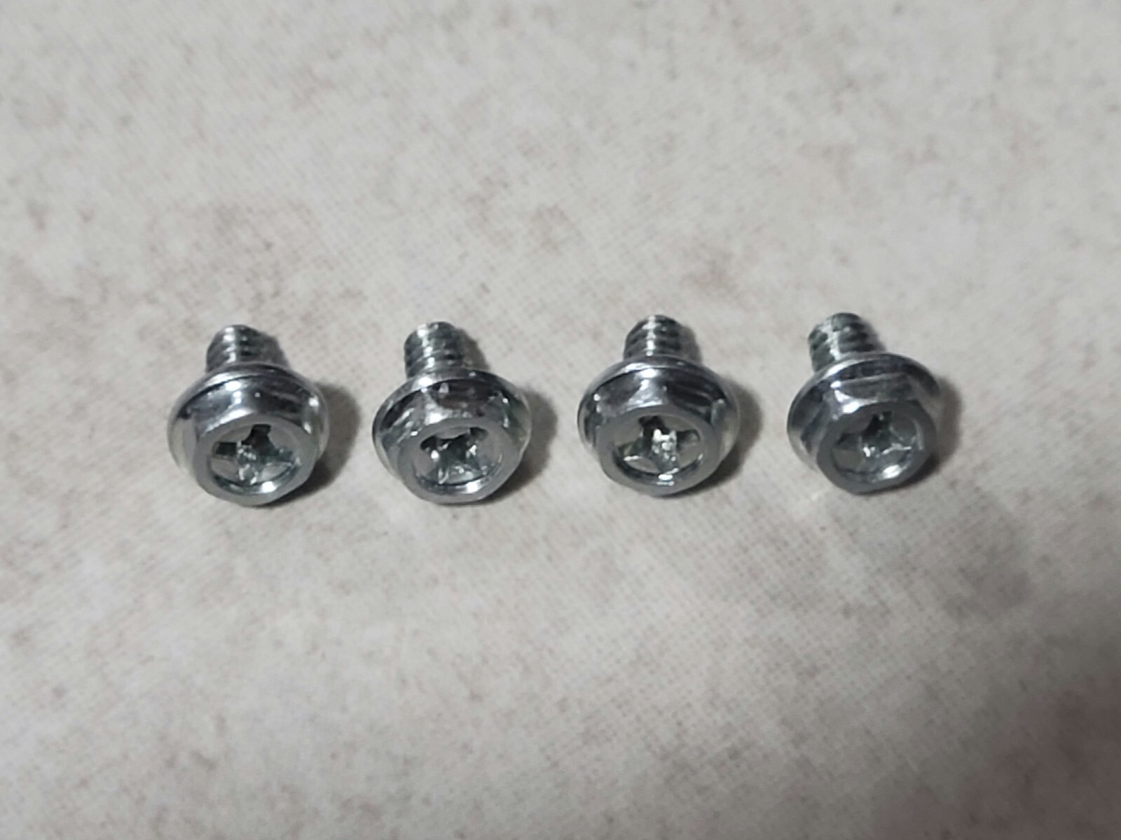 LOT OF 4 COMPUTER ATX POWER SUPPLY or CASE SCREWS 6-32 x 6MM HEX SILVER NEW!