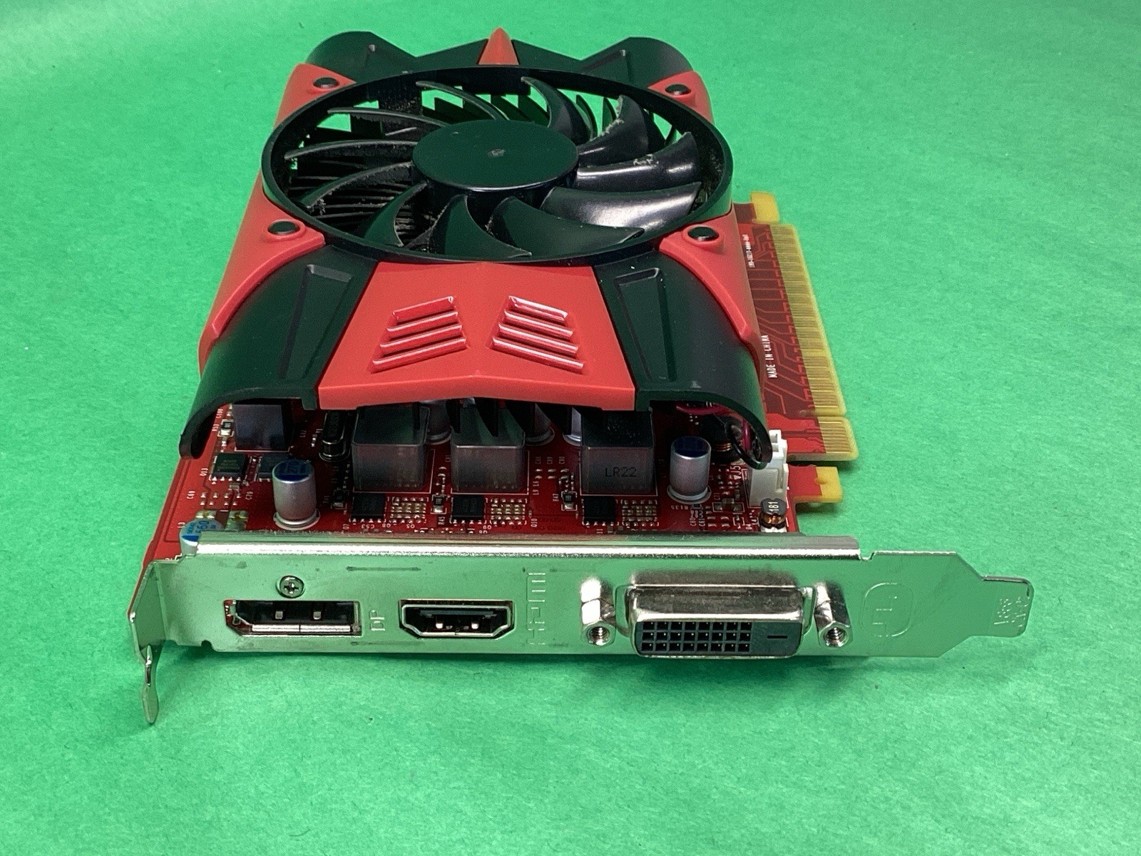 P&Q ? V351 Desktop Video Graphics Card – DVI + DP + HDMI Unknown Specs UNTESTED
