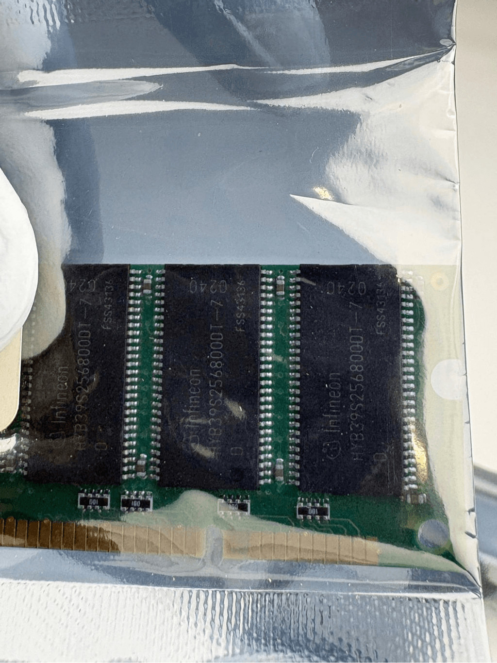NEW, Sealed Lot of 2 – Crucial CT64M64S4D7E 512MB 168PIN DIMM 64Mx64 SDRAM PC133