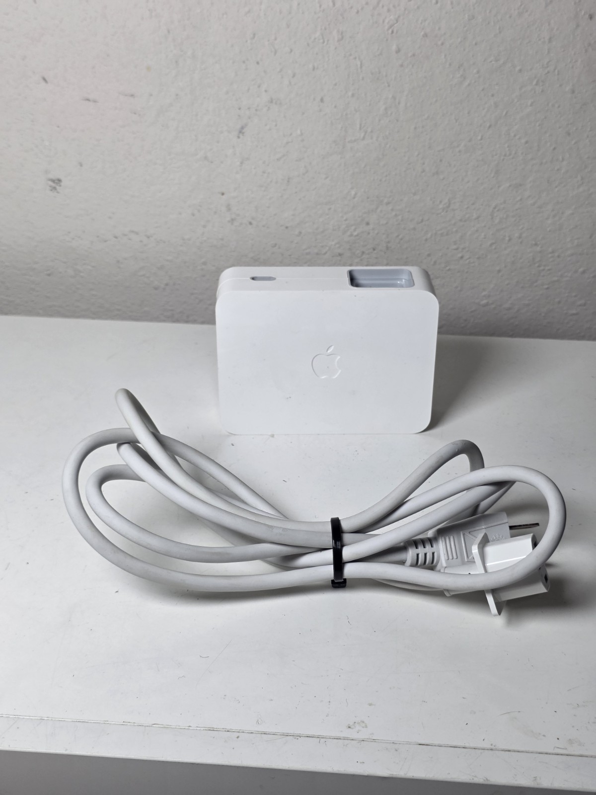 Original Apple A1082 23″ HD Cinema Display 90W Adapter Power Supply A1097