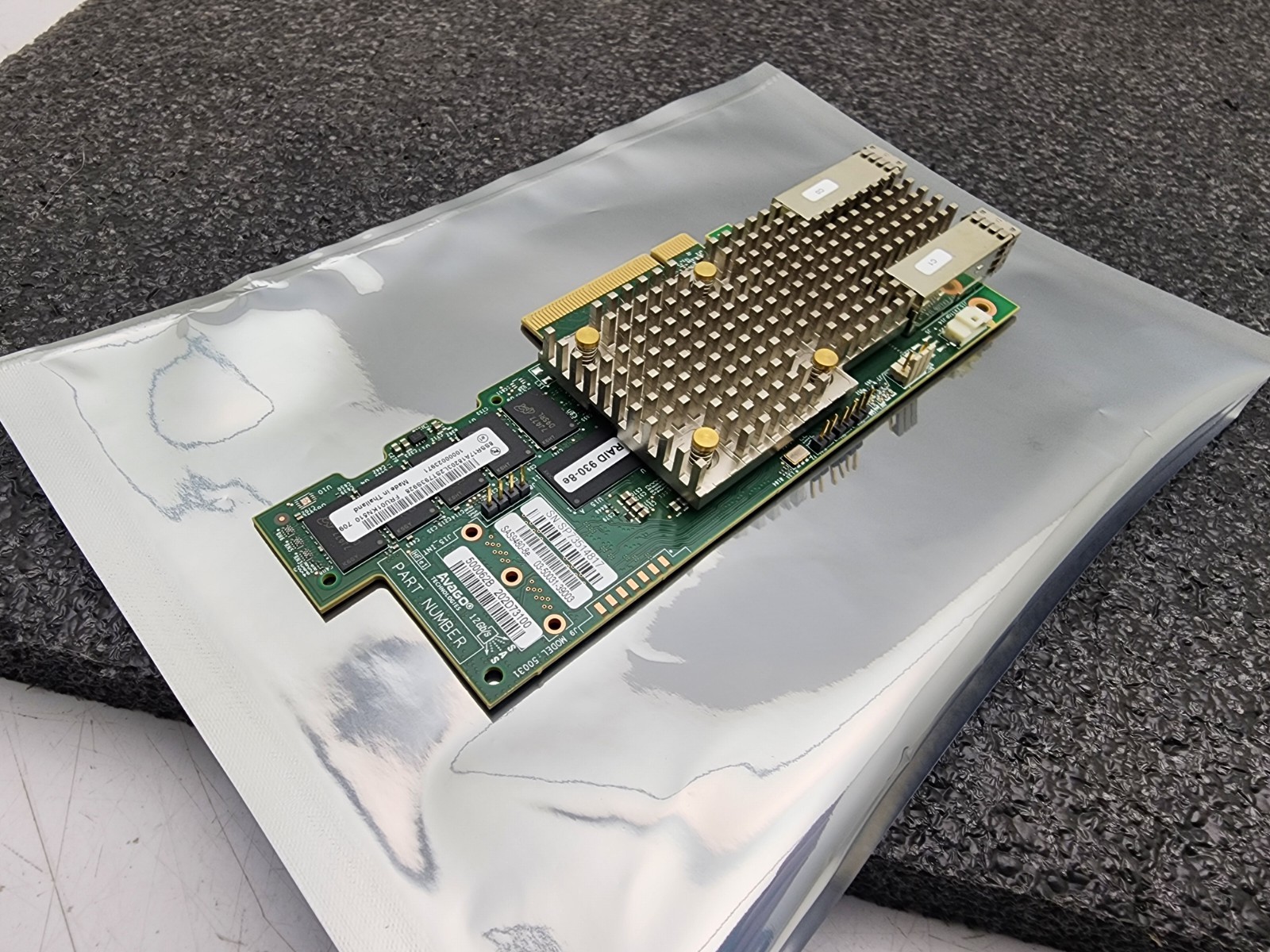 Broadcom MegaRAID SAS9480-8e PRAID EP540e SAS RAID Card 930-8e