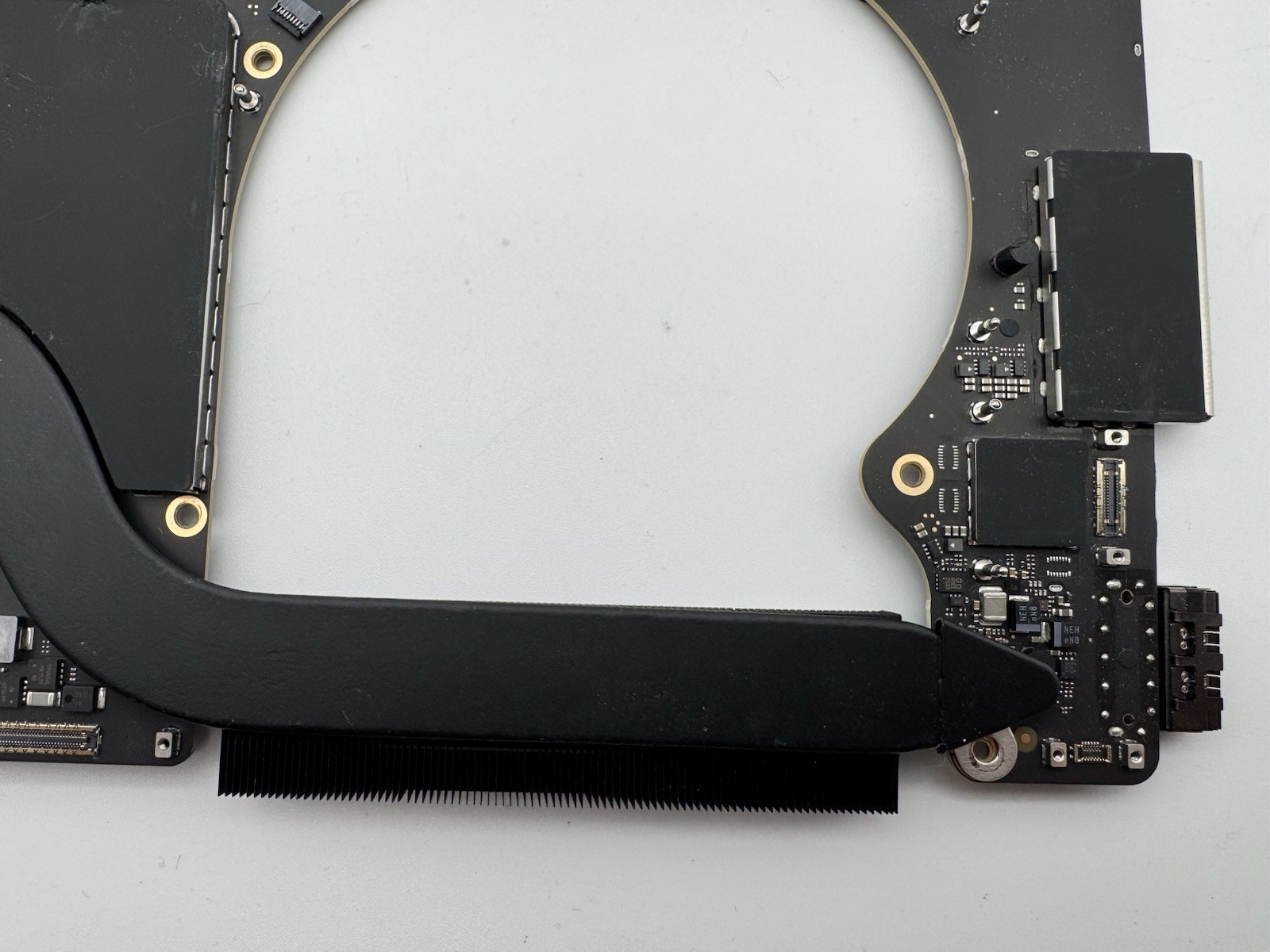MACBOOK PRO A3403 M4 PRO LATE 2024 MOTHERBOARD *UNTESTED*