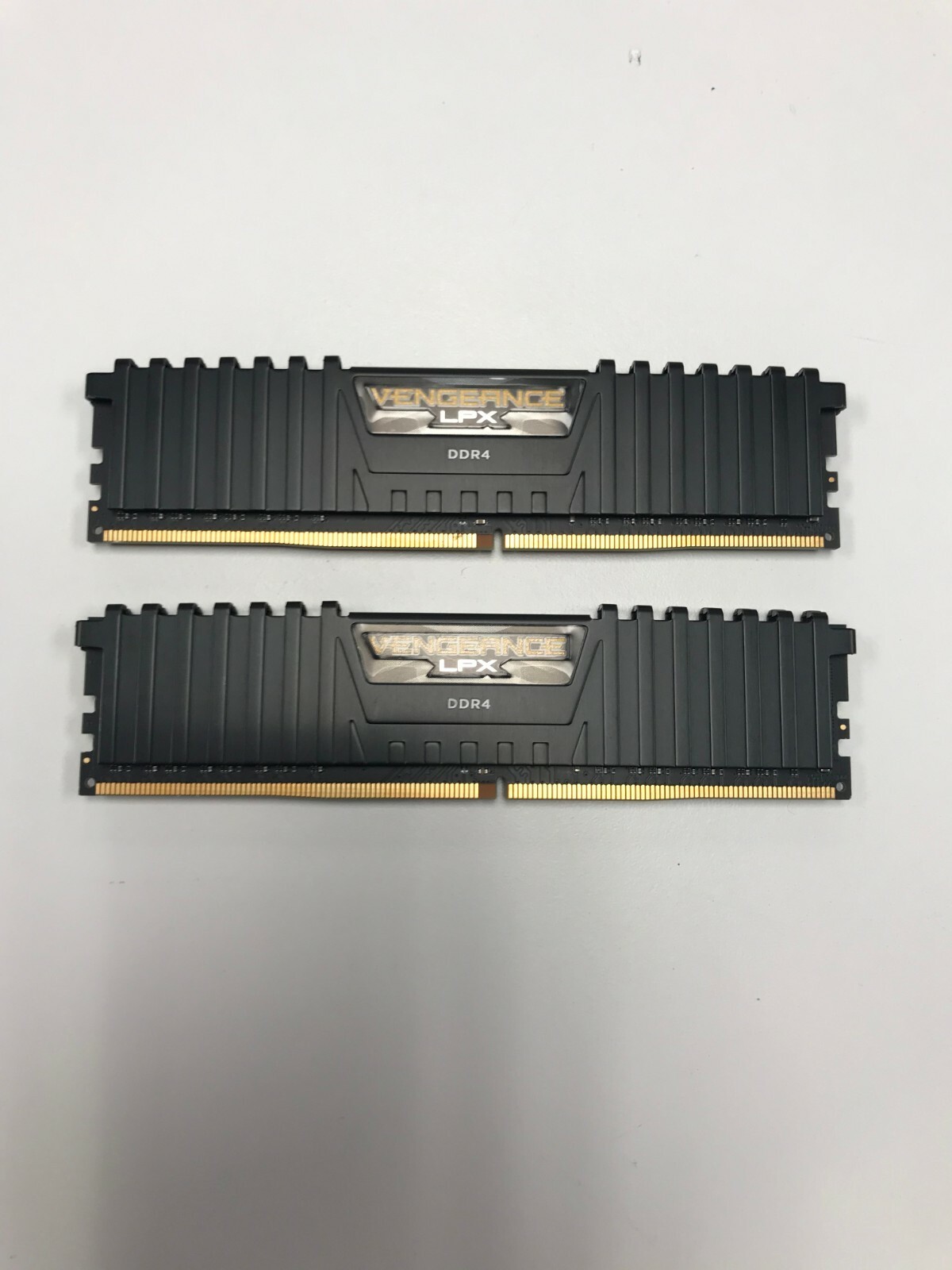 CORSAIR VENGEANCE LPX 16GB (2 x 8GB) 2400 MHz DDR4 RAM CMK16GX4M2A2400C16