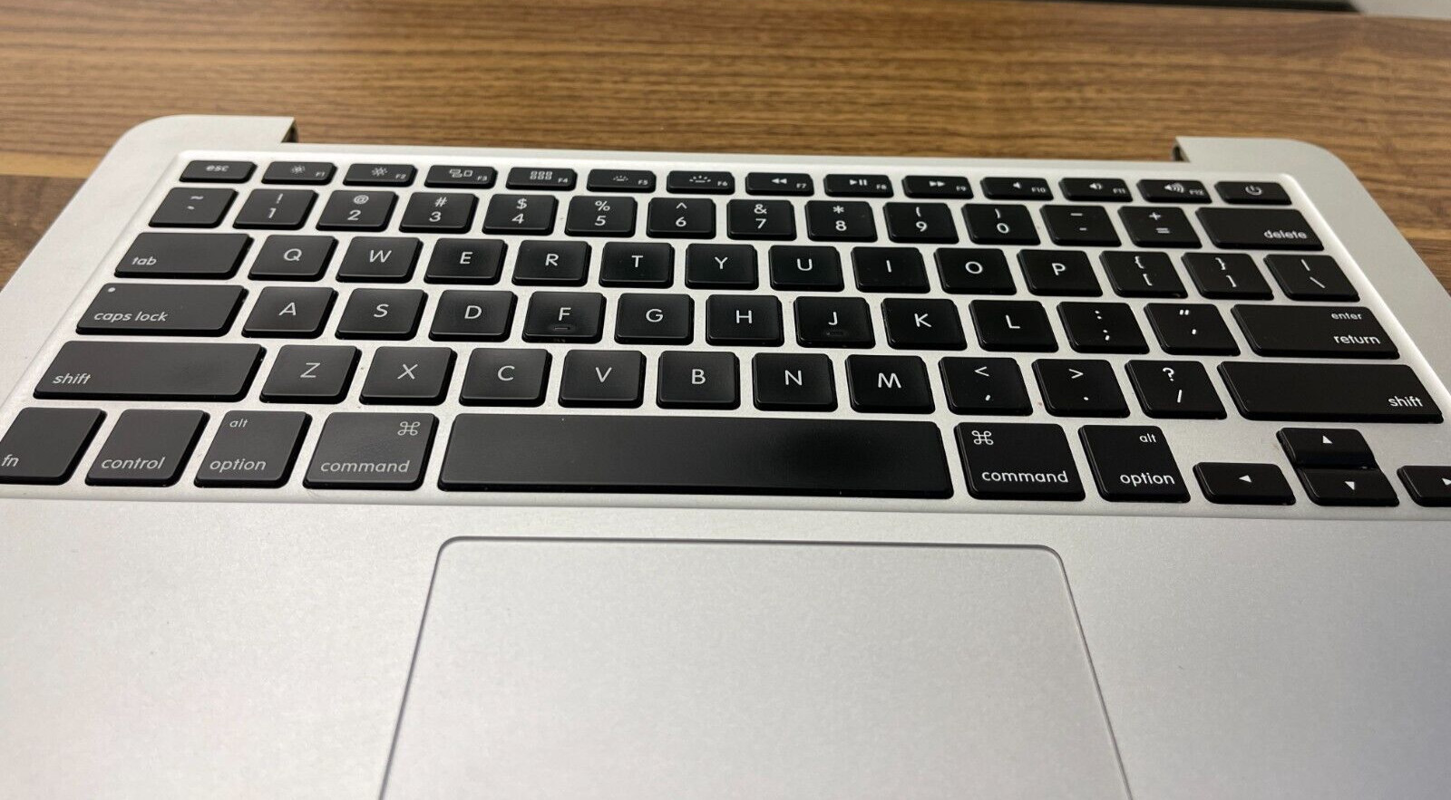 Apple MacBook Pro 13″ 2015 A1502 Top Case Palmrest + Touchpad + Battery WORK