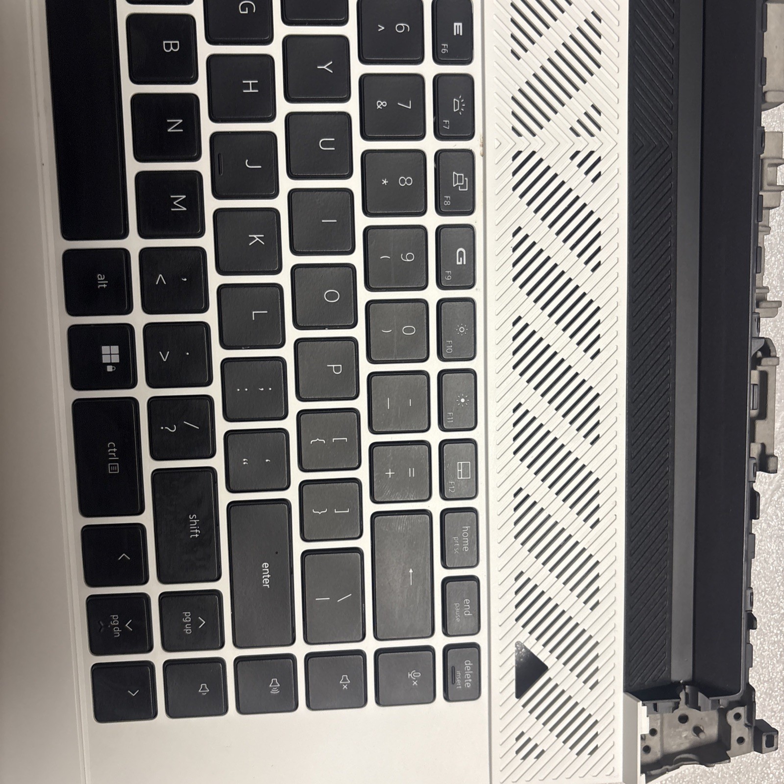 Dell G16 7630 7635 Palmrest W/ Backlit US Keyboard White – 7XTGH 07XTGH M72