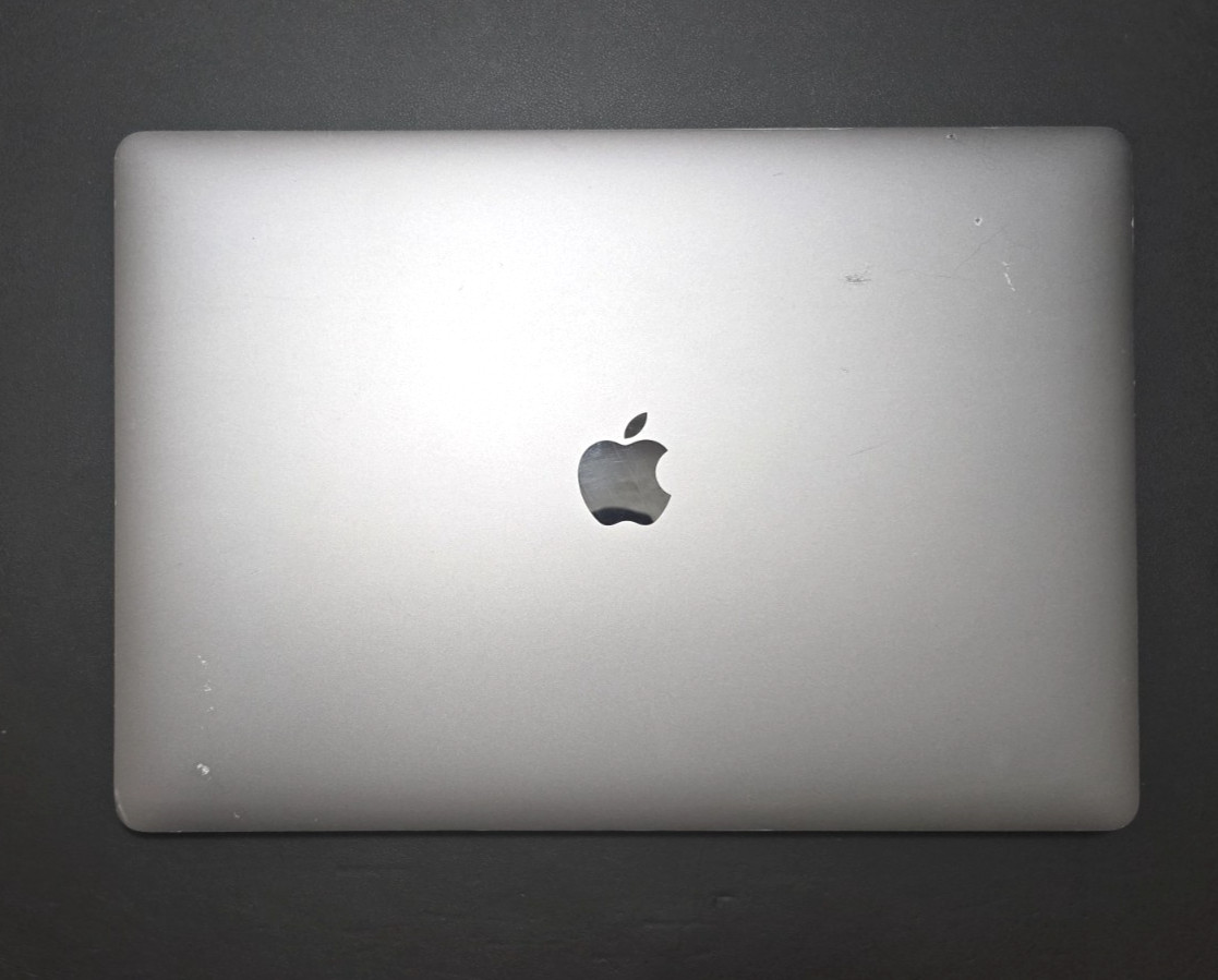 OEM Apple MacBook Pro 15″ A1990 Space Gray 2018 2019 LCD Assembly – Grade C