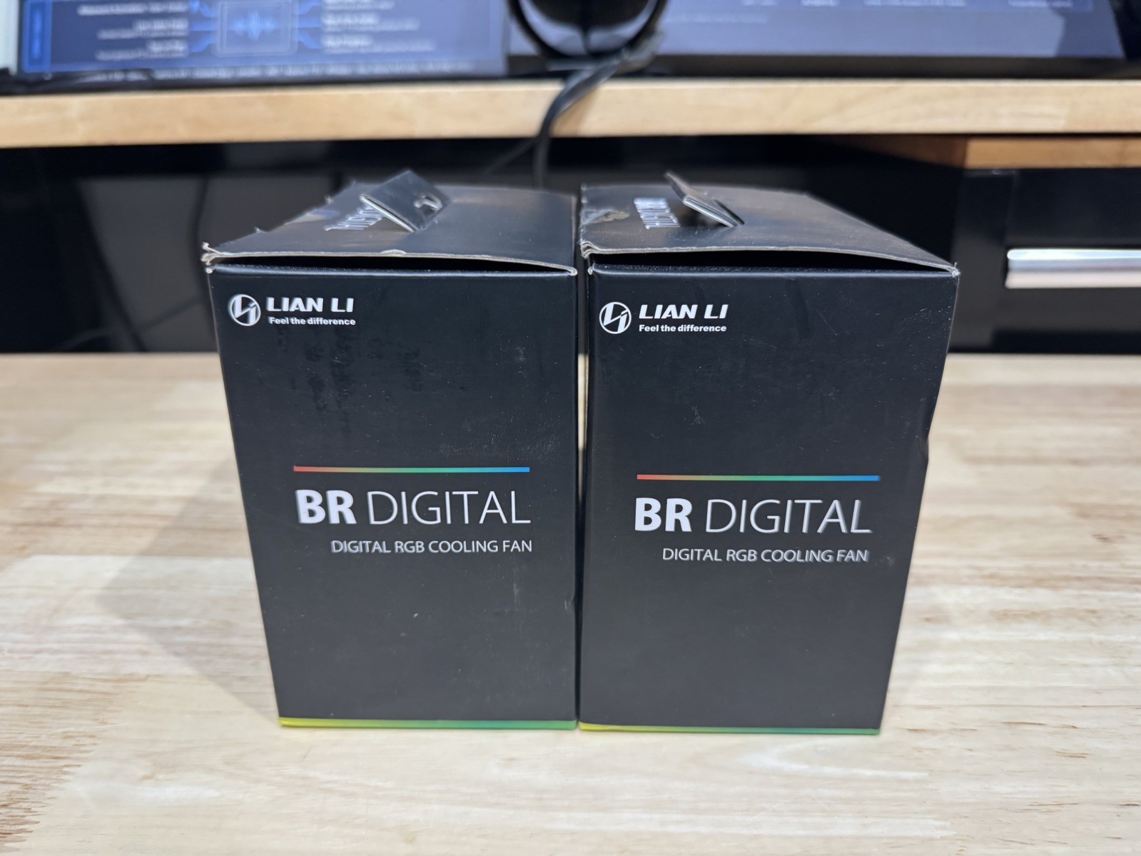 LIAN LI BR DIGITAL ALUMINUM DIGITAL RGB COOLING FAN