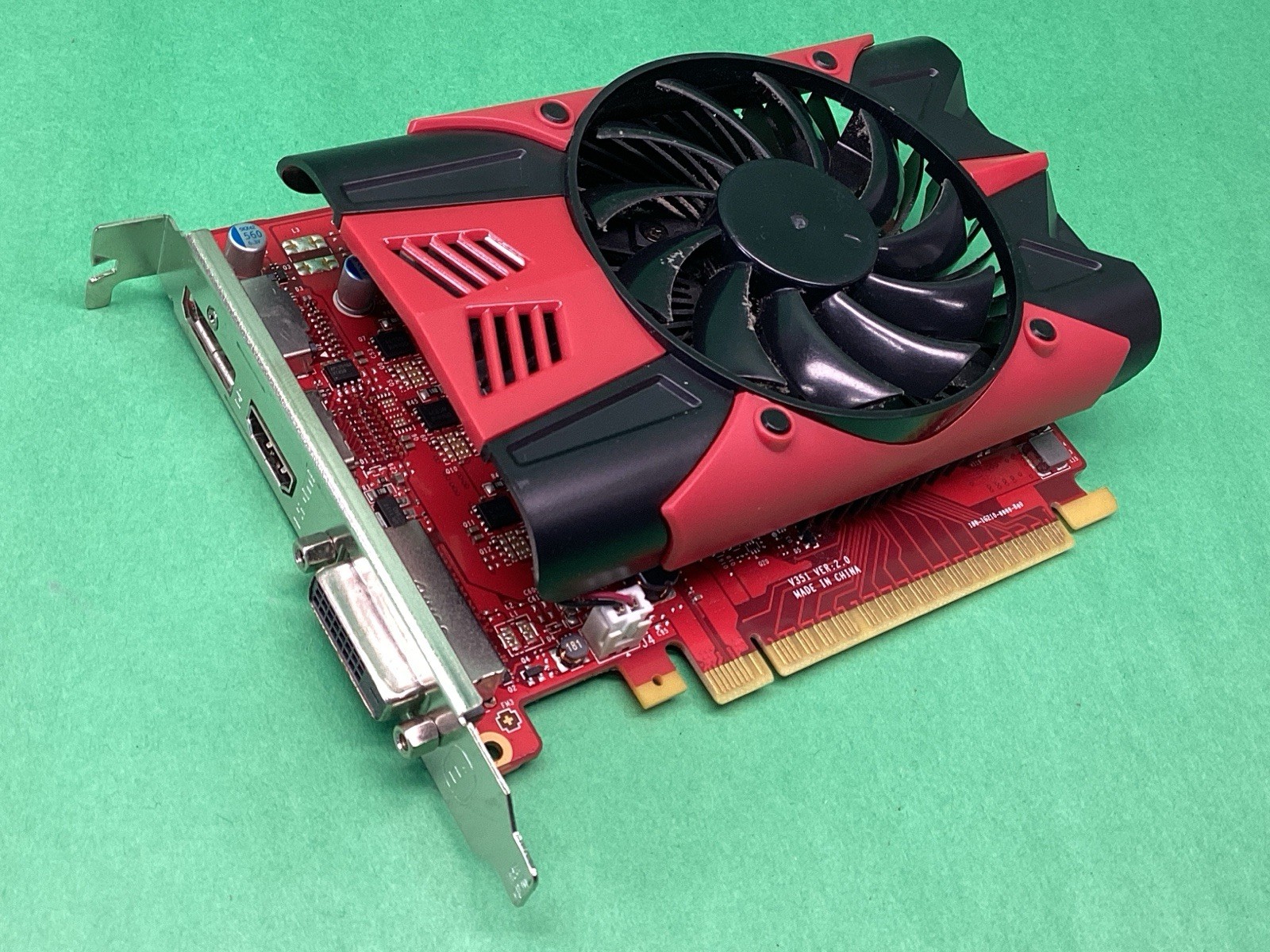 P&Q ? V351 Desktop Video Graphics Card – DVI + DP + HDMI Unknown Specs UNTESTED