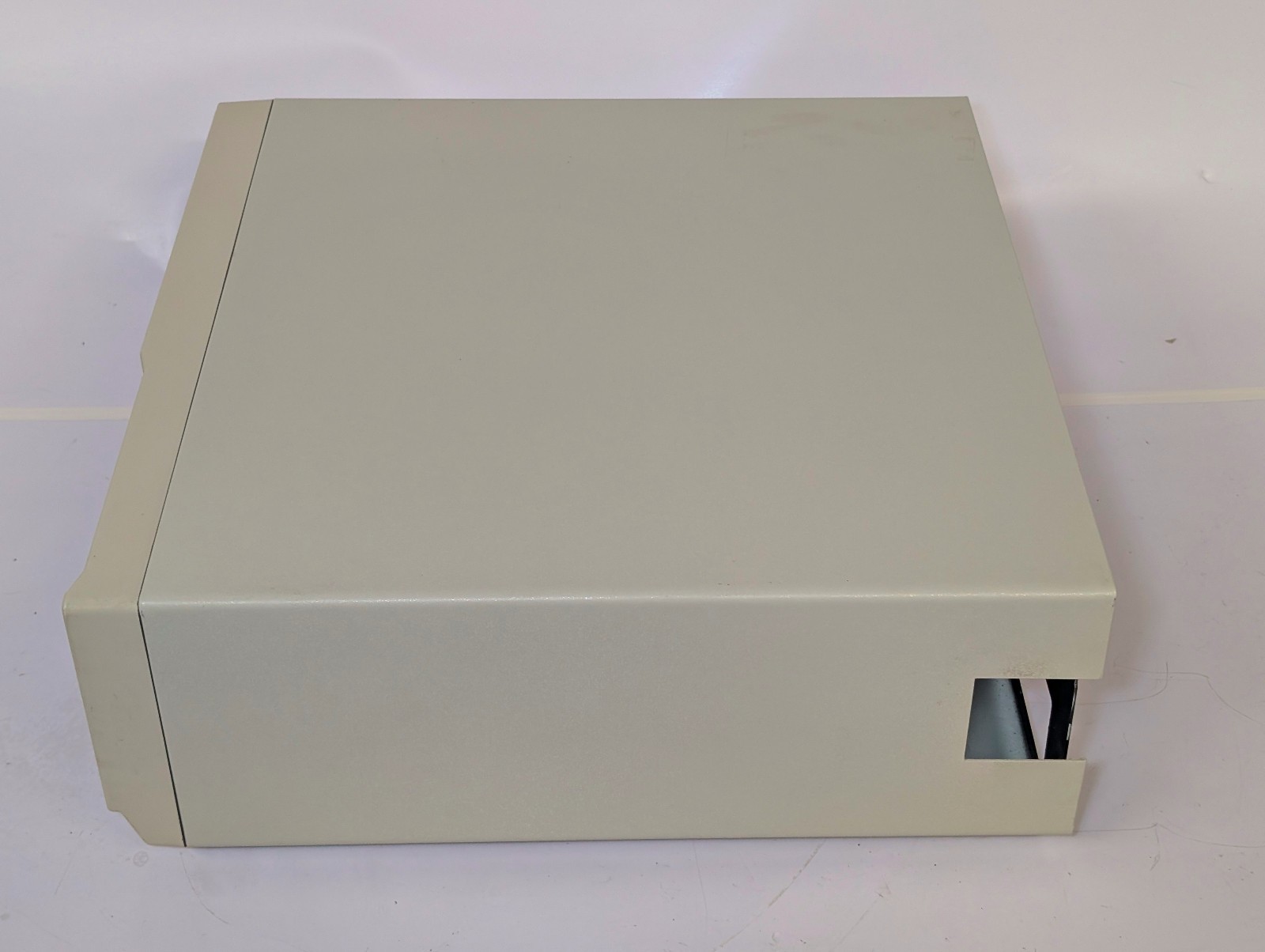1980s 486 era horizontal computer case beige; V Three Systems PowerGate R486/33
