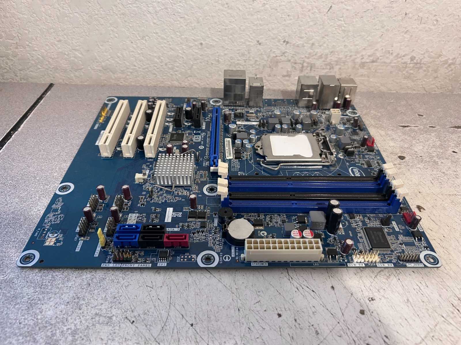 Intel DP67BA Socket LGA1155 DDR3 ATX Motherboard & I/O Shield Quick Ship