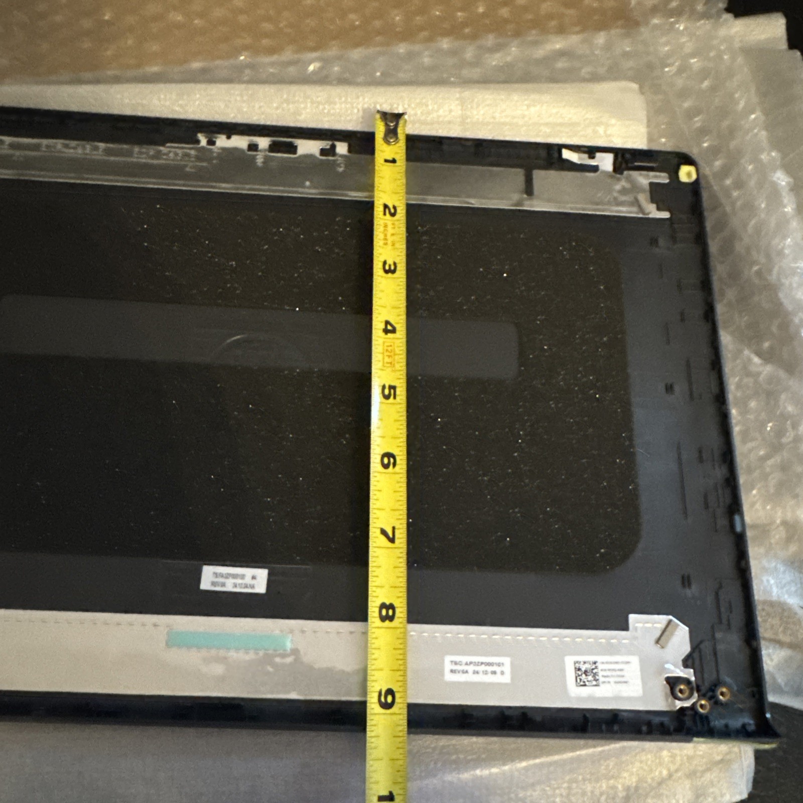 Dell Back Cover And Hinges. Unknown Model. See Pictures. New Open Box.