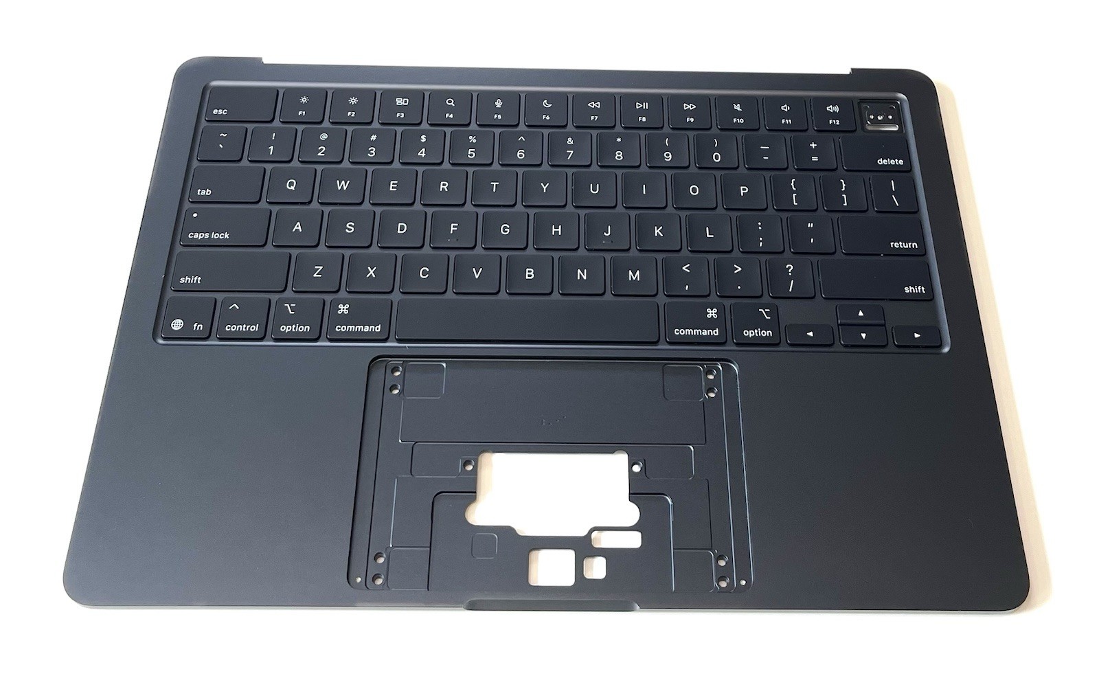 MacBook Air M4 13″ 2025 A3240 Palmrest w/ Keyboard Midnight OEM Part Grade B-
