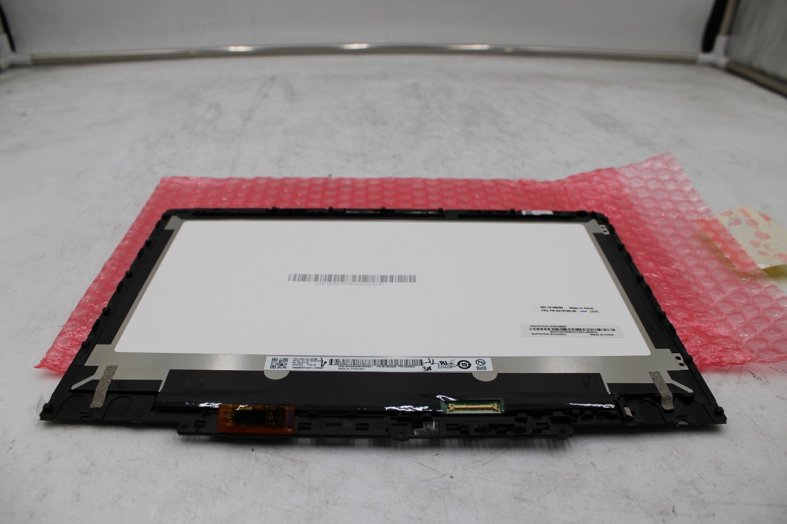 New Open Box Lenovo 300e Chromebook 2nd Gen LCD Touchscreen 11.6 5D10T95195