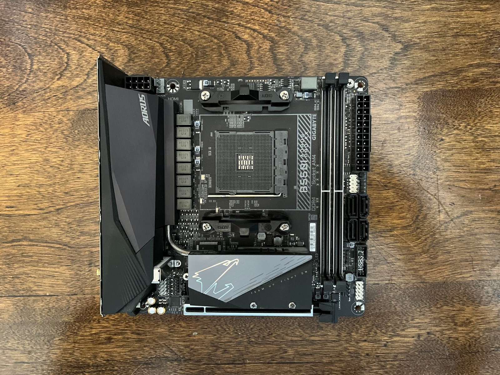 GIGABYTE B550I AORUS PRO AX AM4 Mini-ITX Motherboard Bundle w/ CPU & 16GB RAM