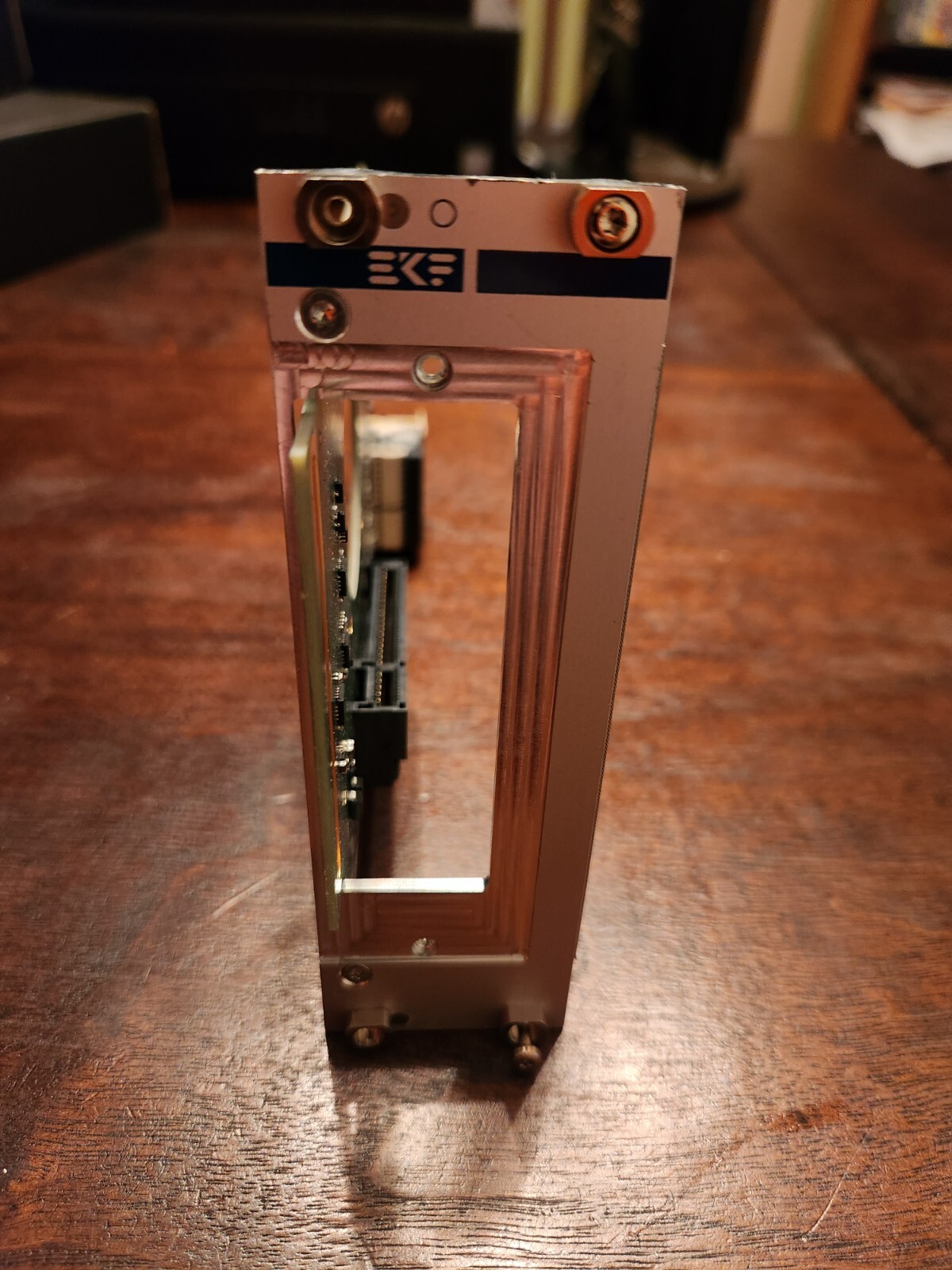 EKF SA4-COUNTRY CompactPCI® Serial PCI Express® Card Carrier Adapter – PCIe x8
