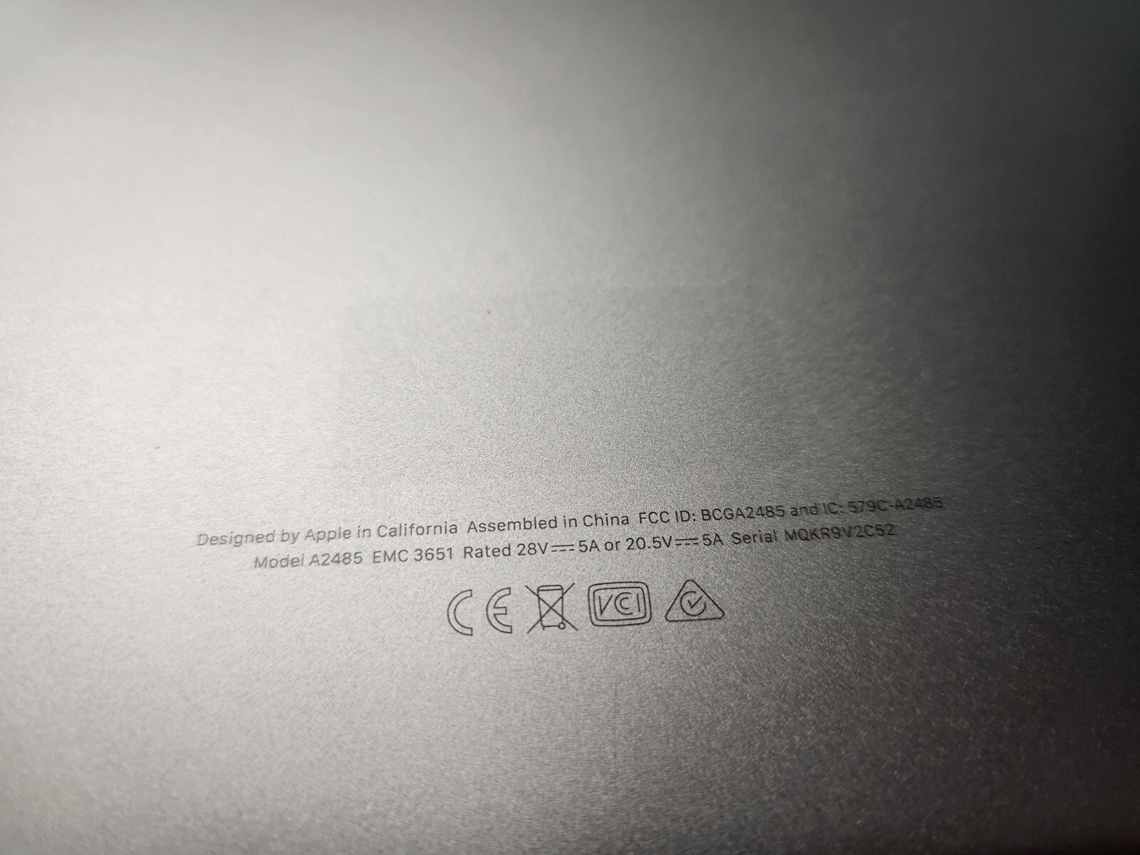 GENUINE APPLE MACBOOK PRO 16″ 2021 A2485 BOTTOM BASE COVER SPACE GRAY 923-06750