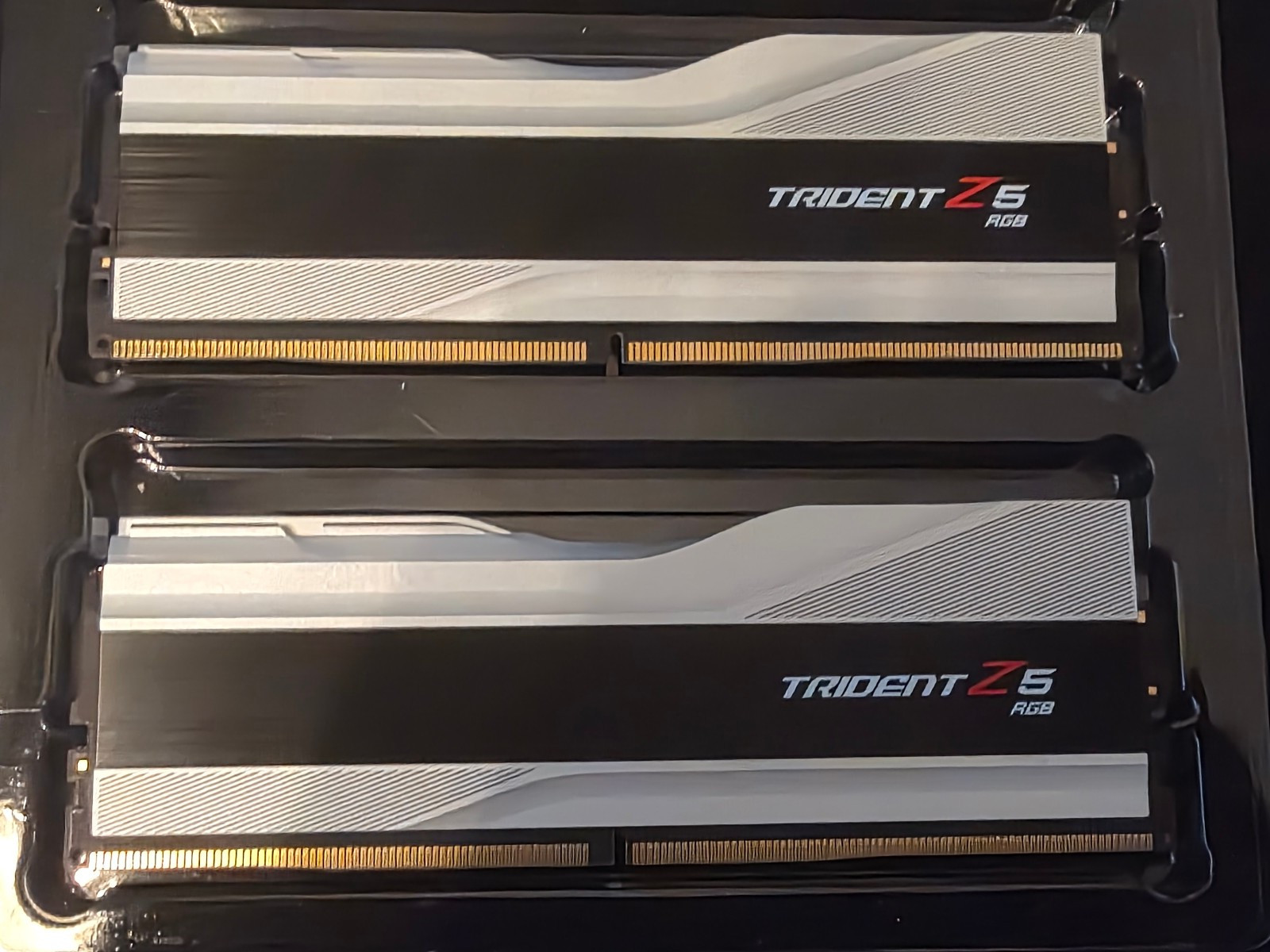 G.Skill Trident Z5 RGB 32GB 2x16GB DDR5 6000 CL36 Intel XMP 3.0