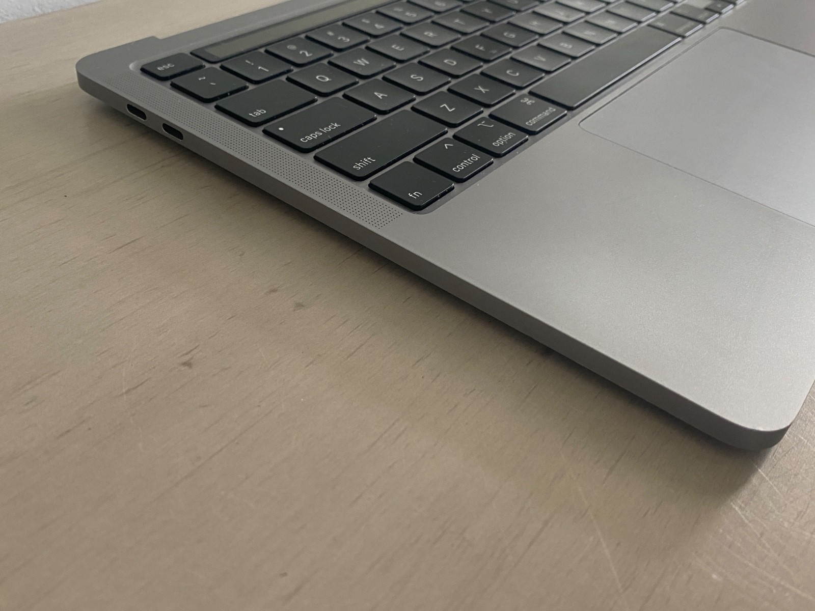 MacBook Pro 13 A2289 Palmrest Top Case Keyboard Touchpad Battery Count 586 Gray