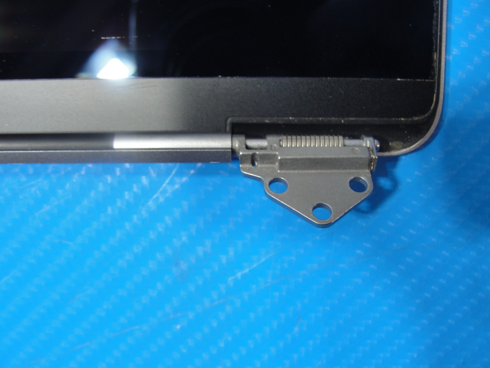 MacBook Pro A2141 2019 MVVL2LL/A 16″ LCD Screen Assembly Gray 661-14200