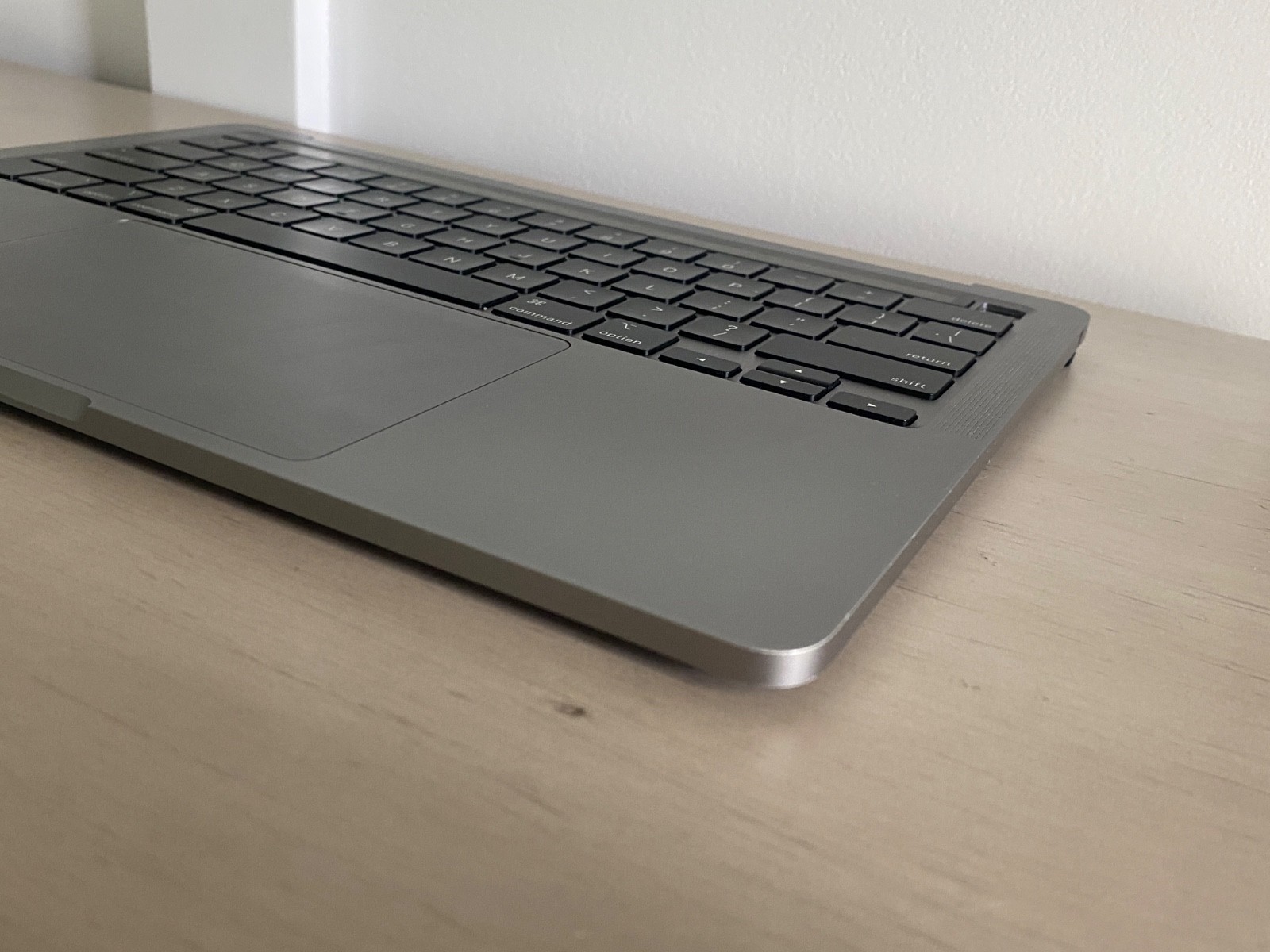 MacBook Pro 13 A2289 Palmrest Top Case Keyboard Touchpad Battery Count 586 Gray
