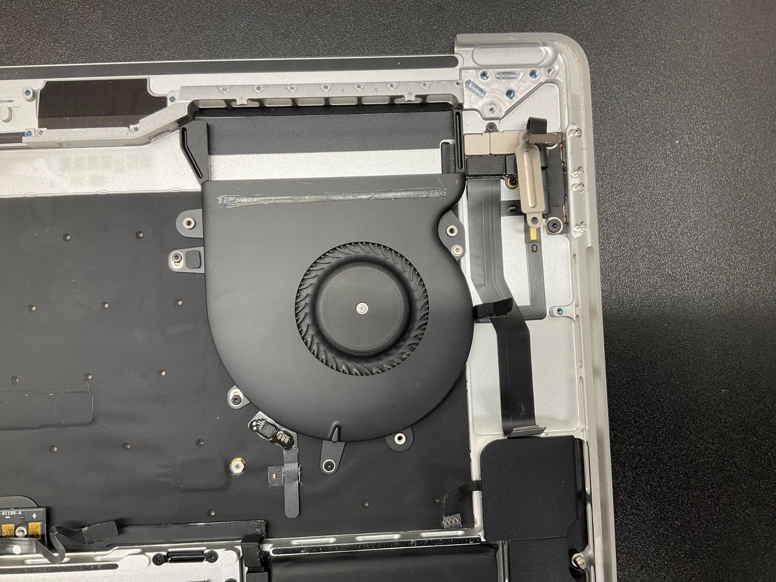 MacBook Pro 15″ A1707 Top Case + Touchpad +Keyboard +Battery+Fan +Speaker