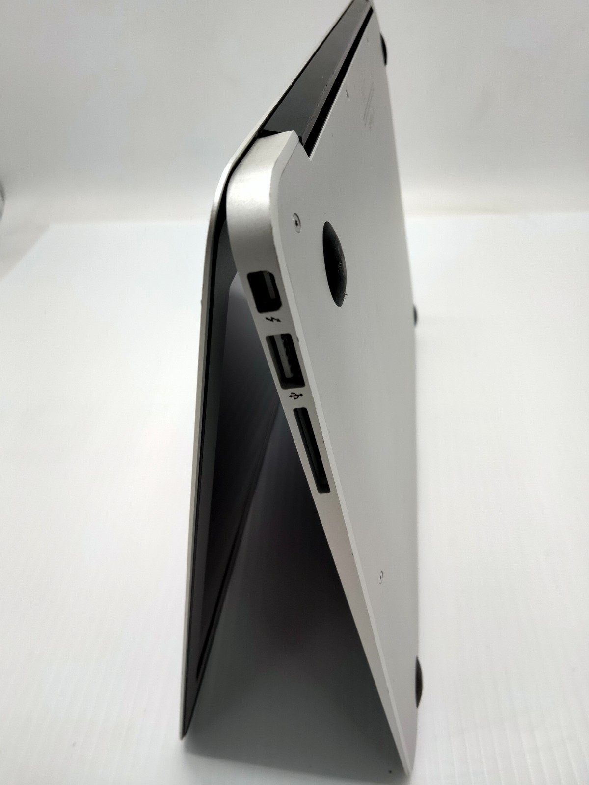 Apple MacBook Air A1466 EMC 3178 LCD Display 13.3″ Screen Display Chassis SILVER