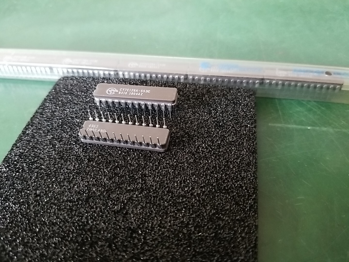CY7C128A-55DC CYPRESS STANDARD SRAM 2KX8 CERDIP LOT OF 2 PCS