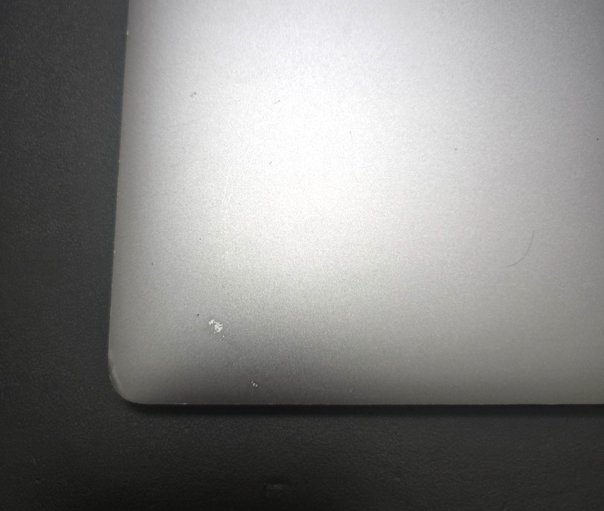 OEM Apple MacBook Pro 15″ A1990 Space Gray 2018 2019 LCD Assembly – Grade C