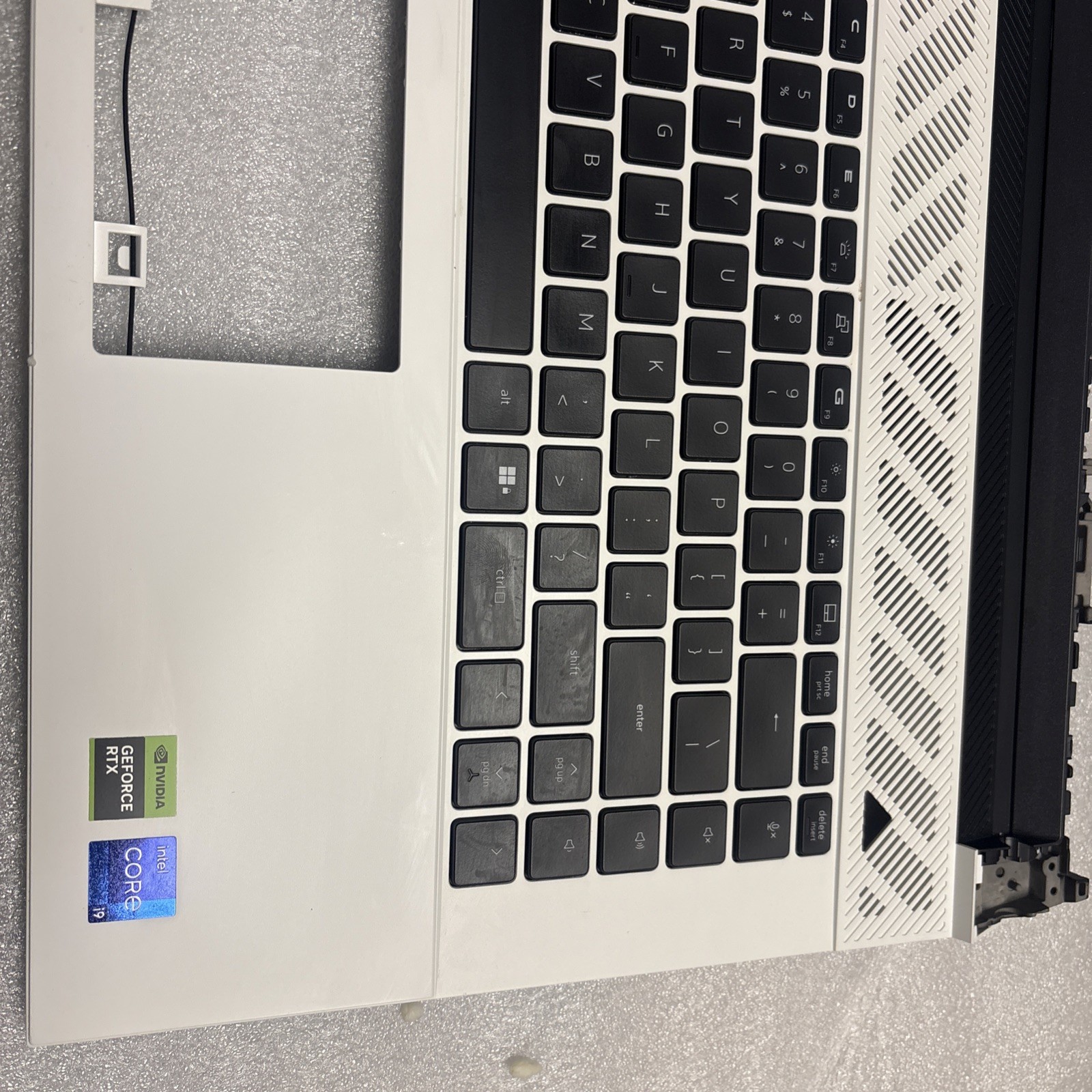 Dell G16 7630 7635 Palmrest W/ Backlit US Keyboard White – 7XTGH 07XTGH M72