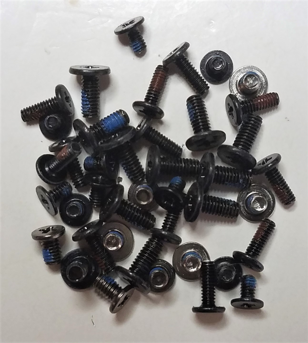 NEW LENOVO IDEAPAD THINKPAD – VARIOUS SET OF SCREWS – SELECT ONE FOR YOUR MODEL