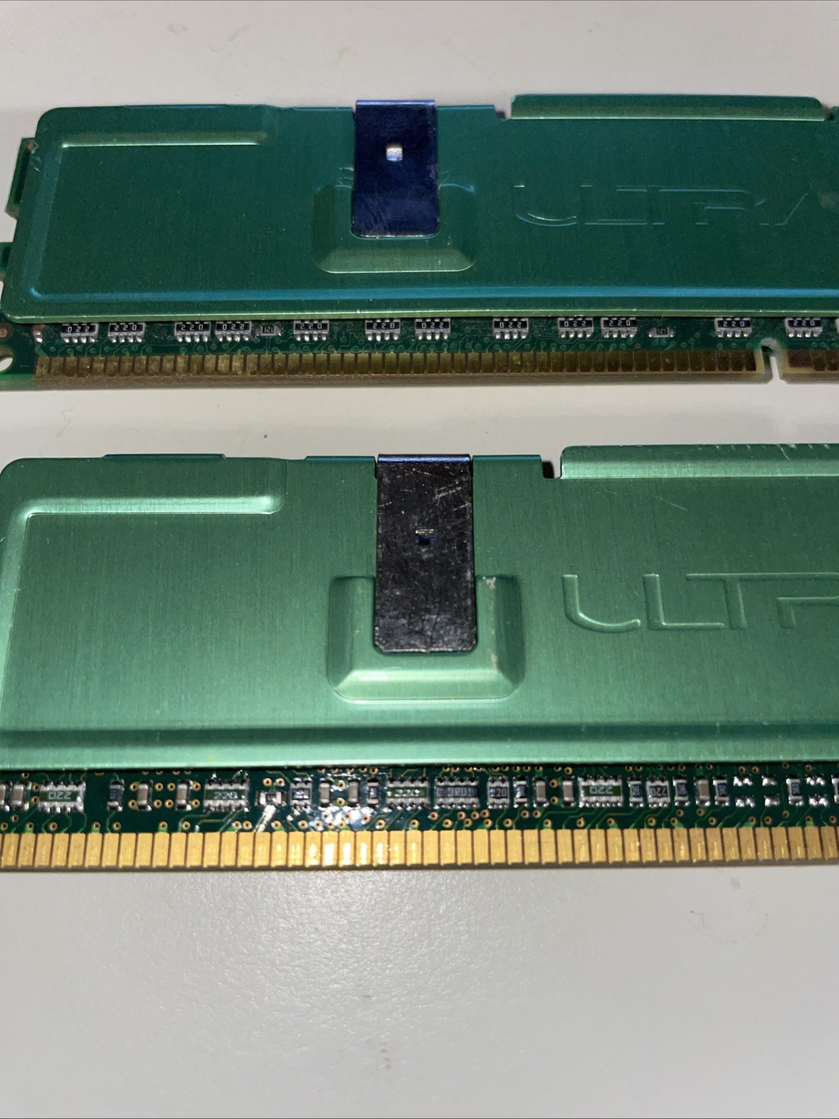 Ultra Products 512MB Kit 2x256MB PC2100 DDR 266MHz RAM AVM6464U39C5266K3-A Green