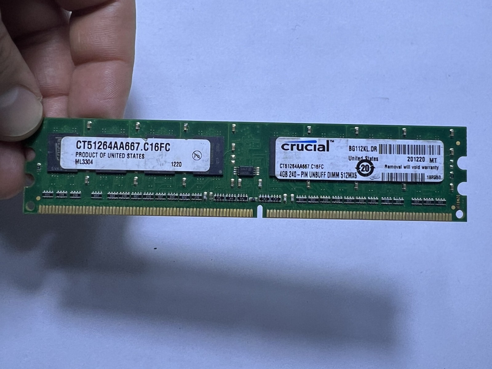 Crucial PC2-5300 4GB (1x4GB) 667MHz PC2-5300 DDR2 SDRAM Memory CT51264AA667.C16F