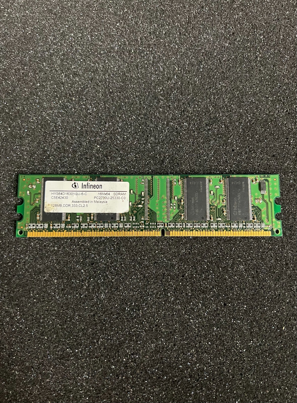 Infineon 128MB DDR333 PC2700 184pin CL2.5 Memory Module RAM (HYS64D16301GU-6-C)