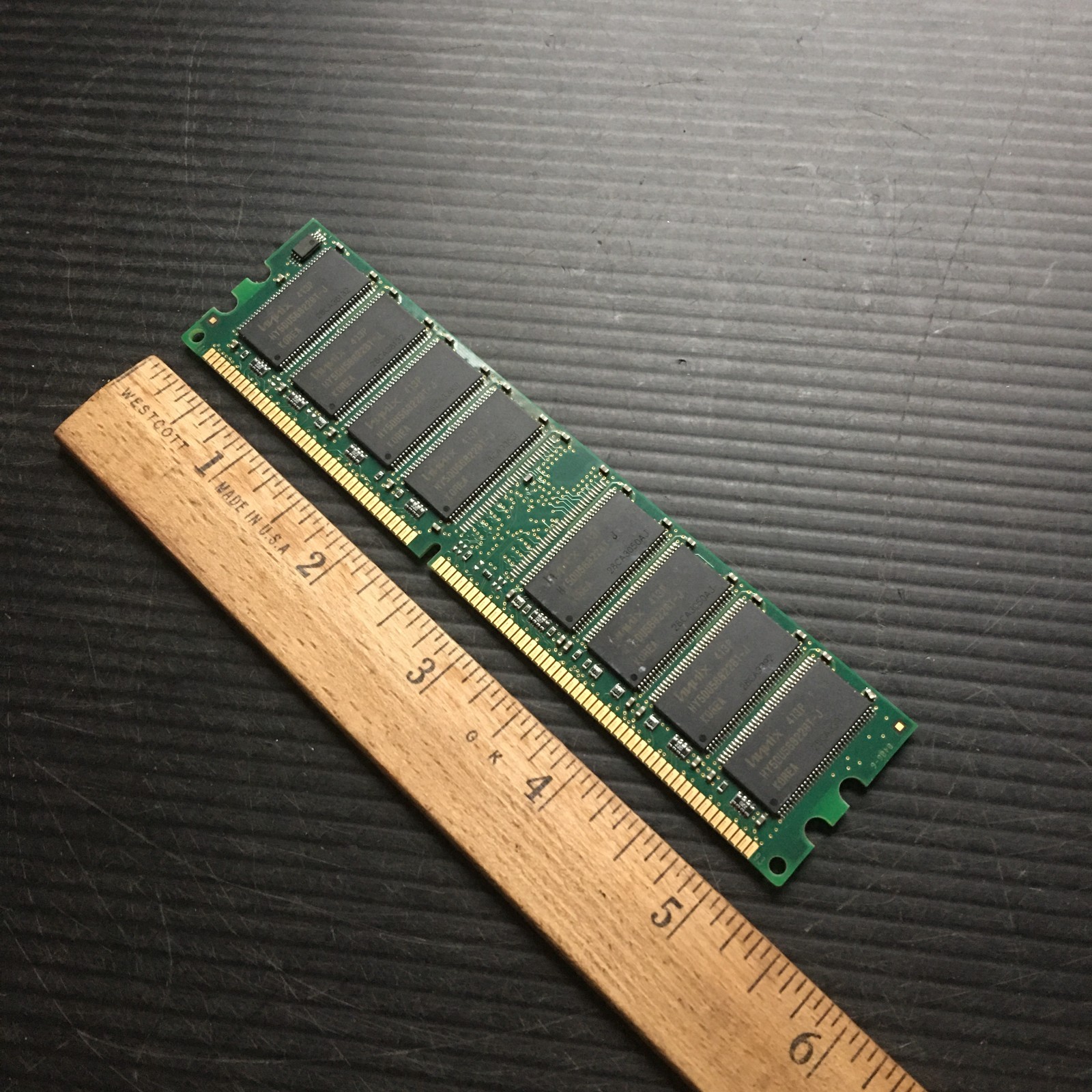 Hynix 512MB PC2700U-25330 DDR 333MHz CL2.5 Desktop RAM Memory