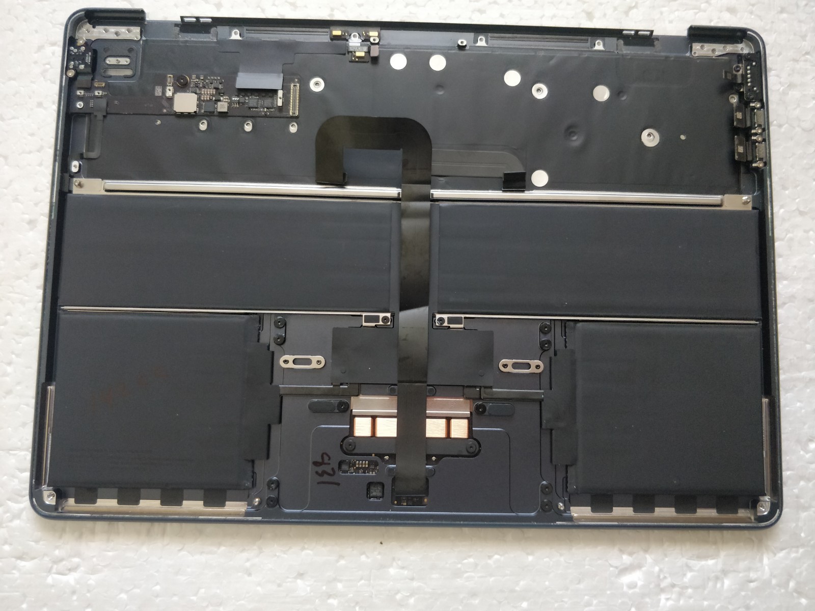 Apple Macbook Air 13″ M2 A2681 2022 , Palmrest ,Keyboard, Touchpad ,Midnight blu