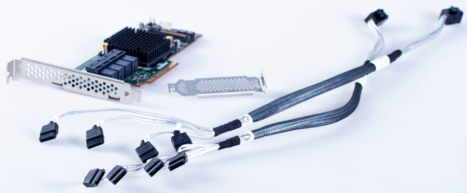 Adaptec ASR-71605 HBA Mode 6Gb SAS/SATA UnRaid Both Brackets – SATA Cable Option