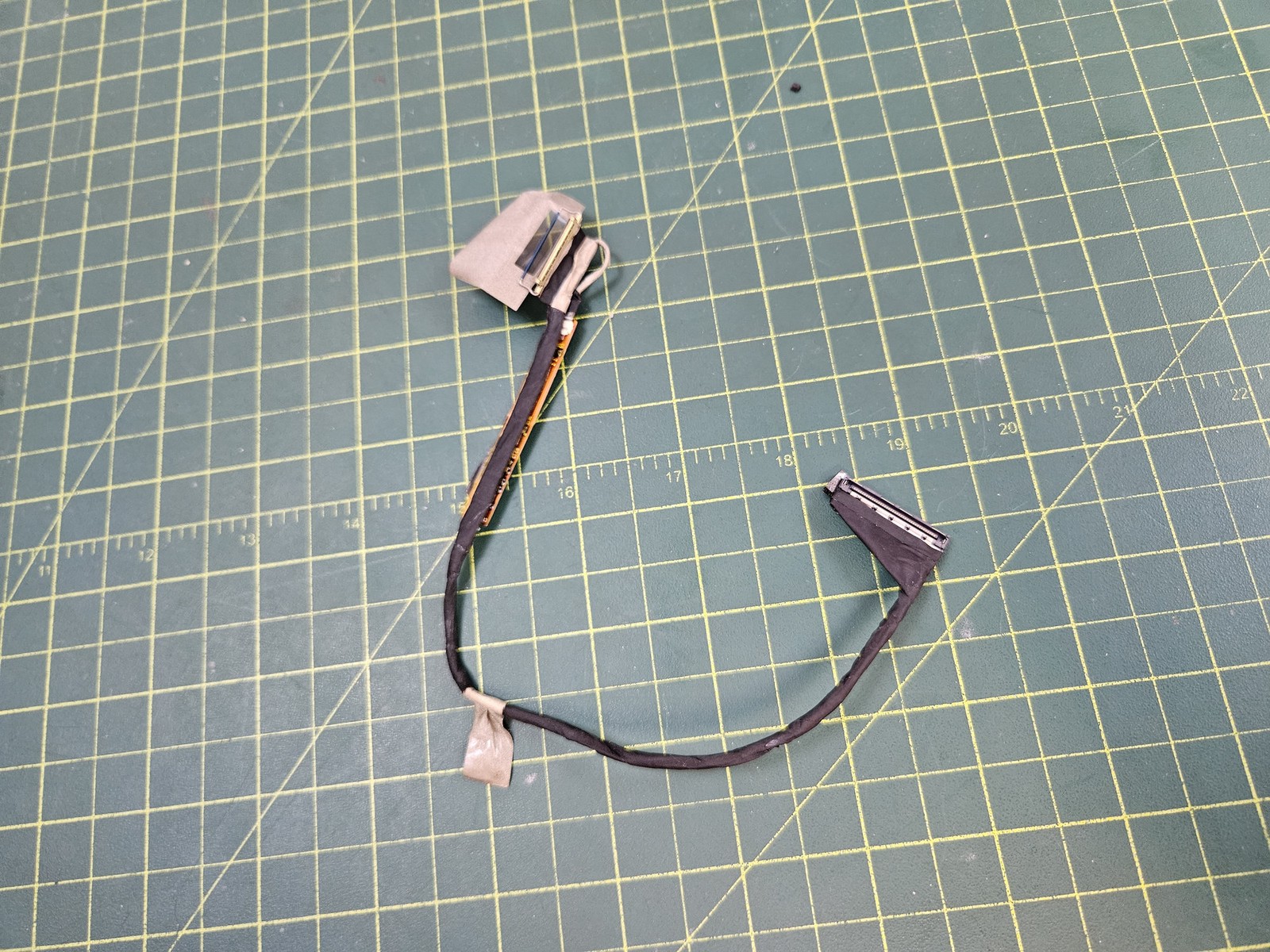 Lenovo Slim 7 14IRP8 14″ 40-pin OLED 2880×1800 LCD Screen Video Cable